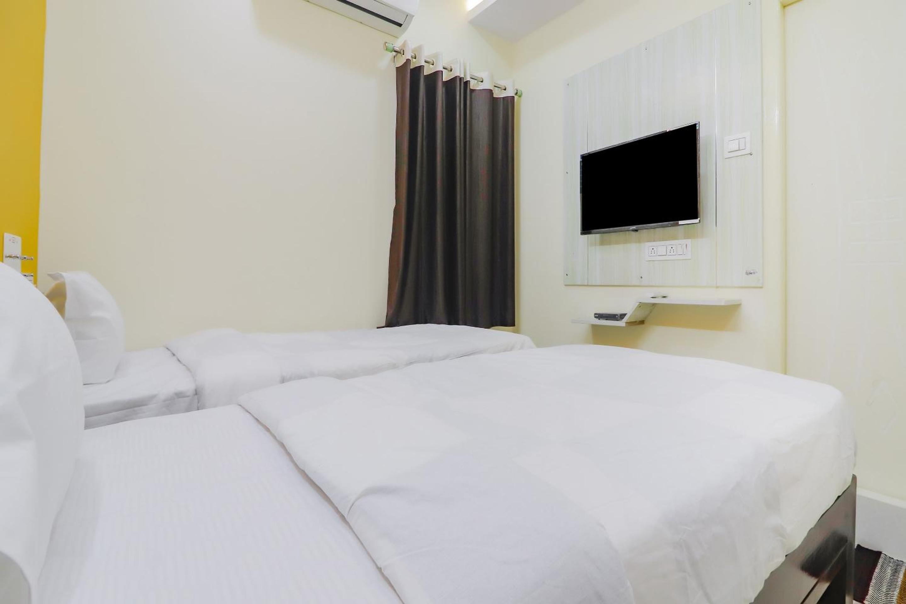 Hotel O Home Sri Balaji Luxary Rooms Near Inorbit Mall Cyberabad