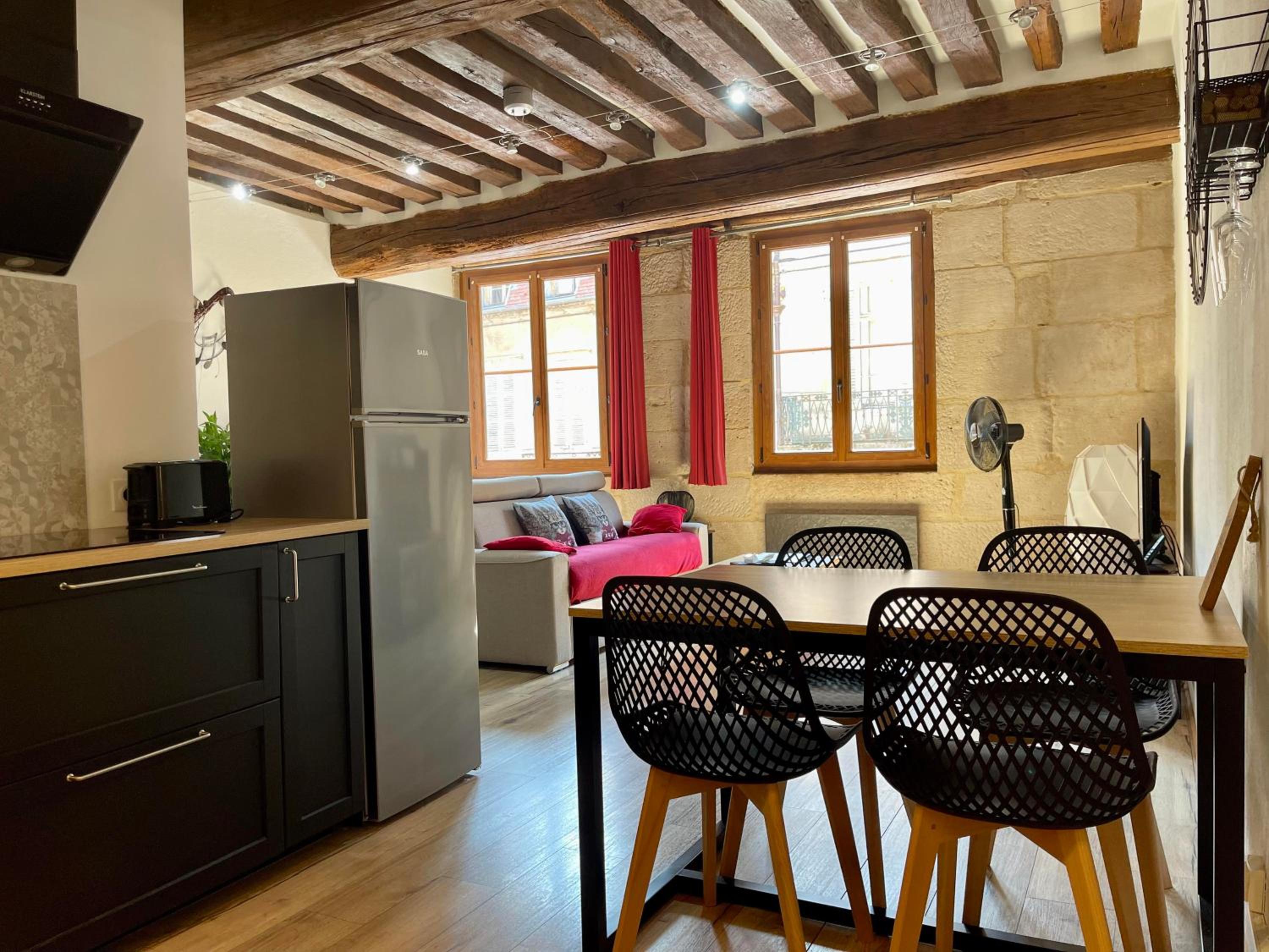 Appartements chez Delphine et Guillaume au coeur de Semur en Auxois view 2