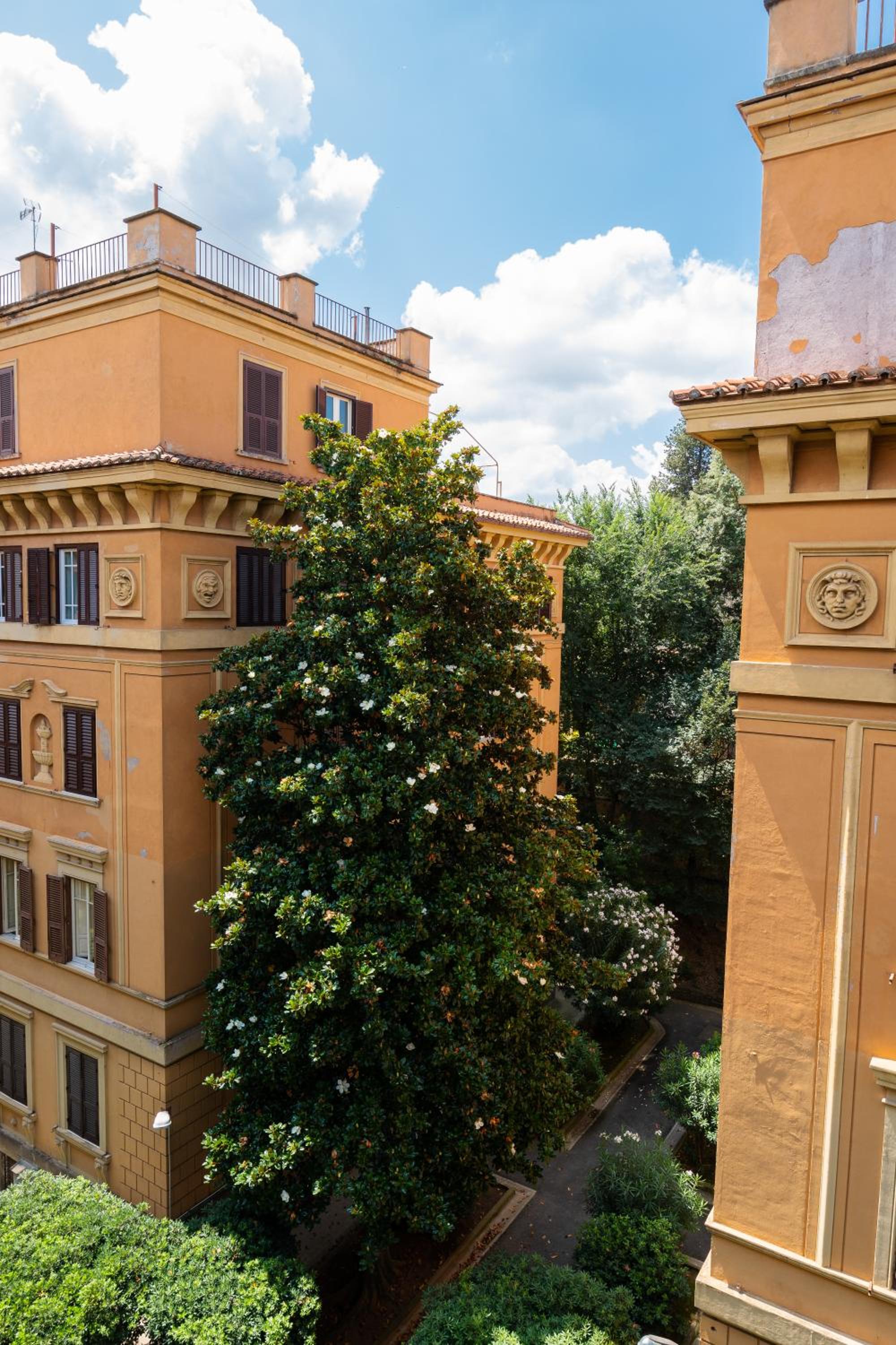 Borghese Magnolia Suite