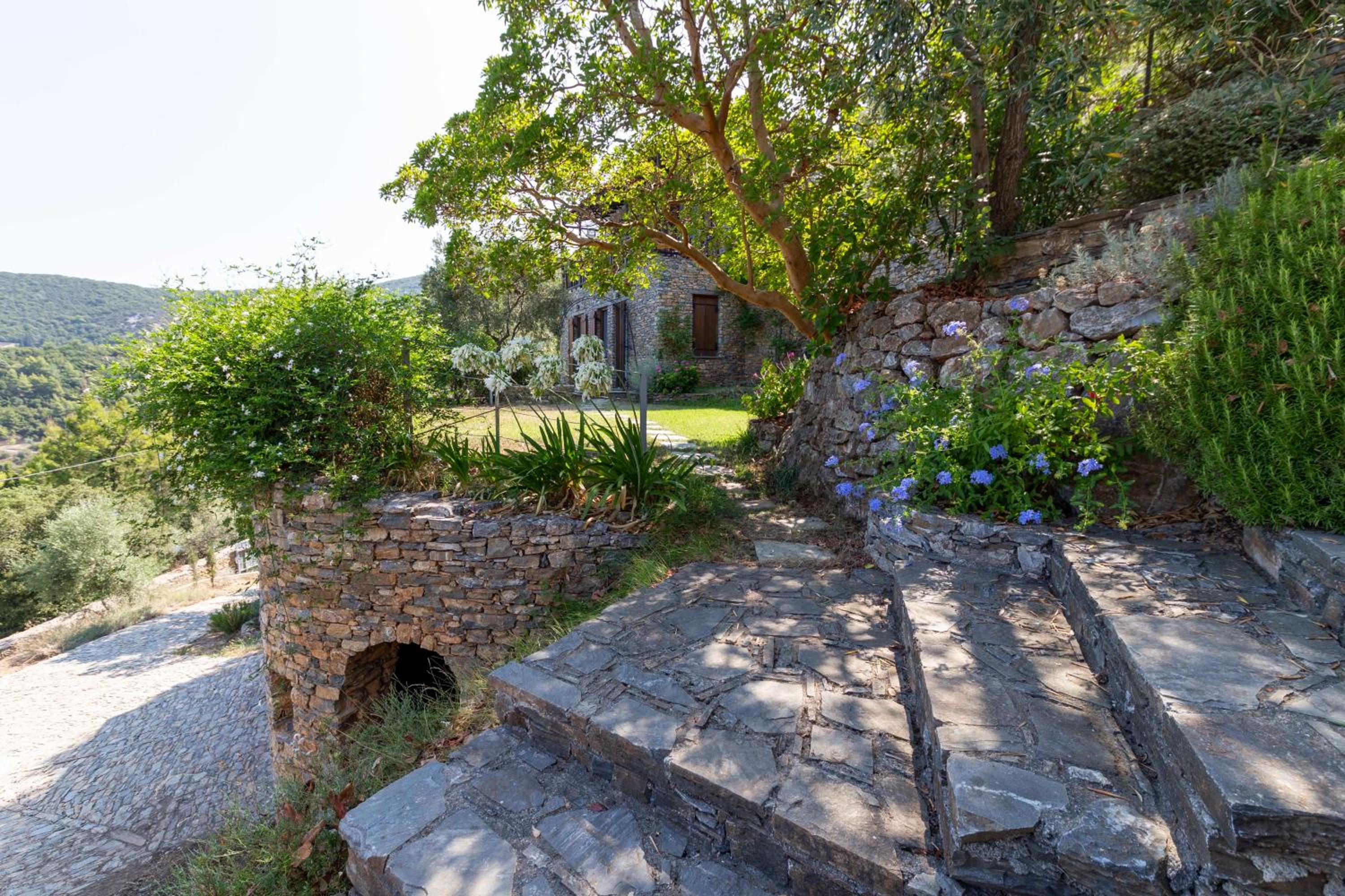 Villa Almond