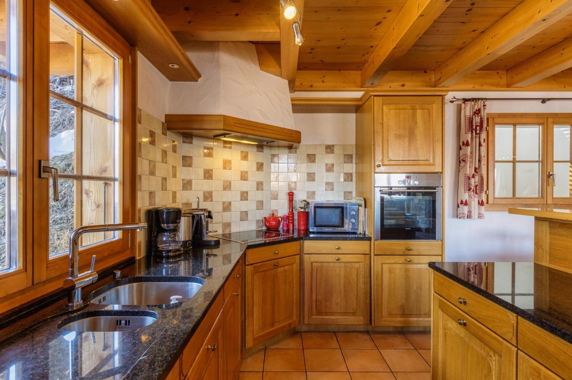 Chalet Coucou Luxury 10 pax Chalet with incredible views and garage