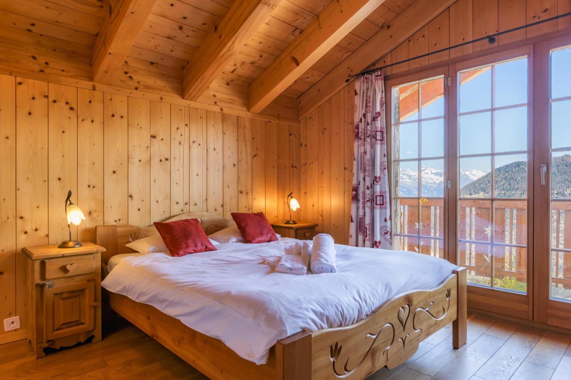 Chalet Coucou Luxury 10 pax Chalet with incredible views and garage