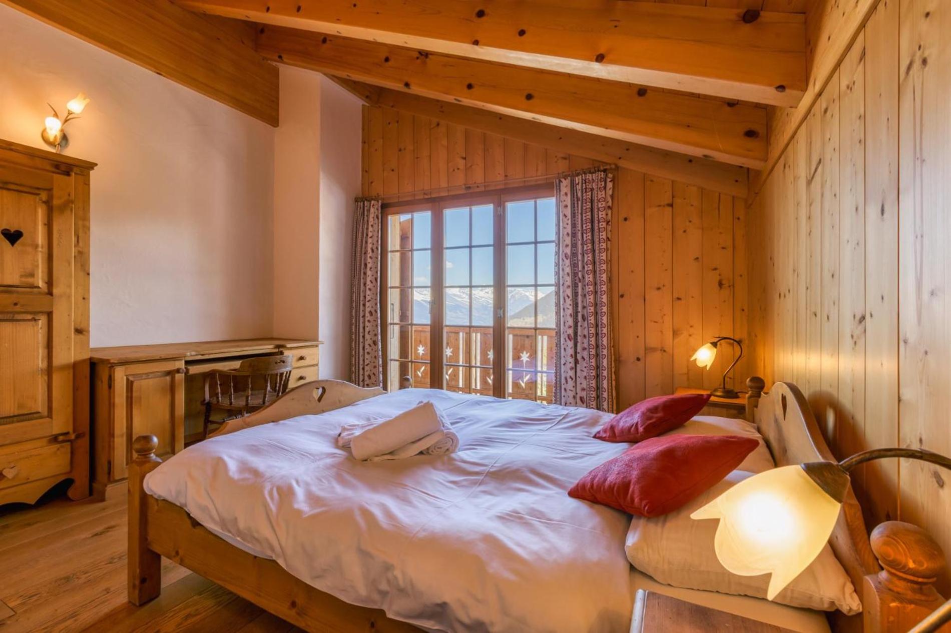Chalet Coucou Luxury 10 pax Chalet with incredible views and garage