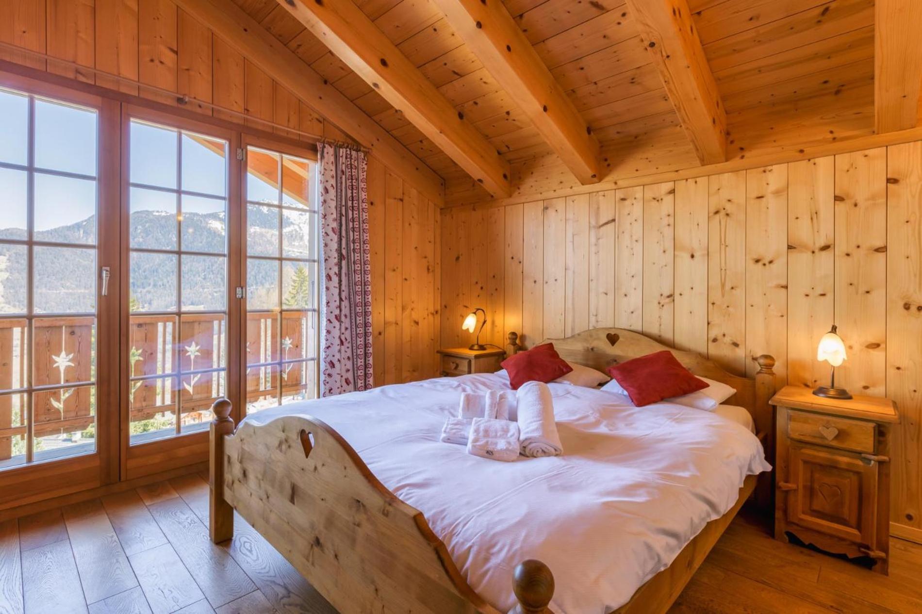 Chalet Coucou Luxury 10 pax Chalet with incredible views and garage