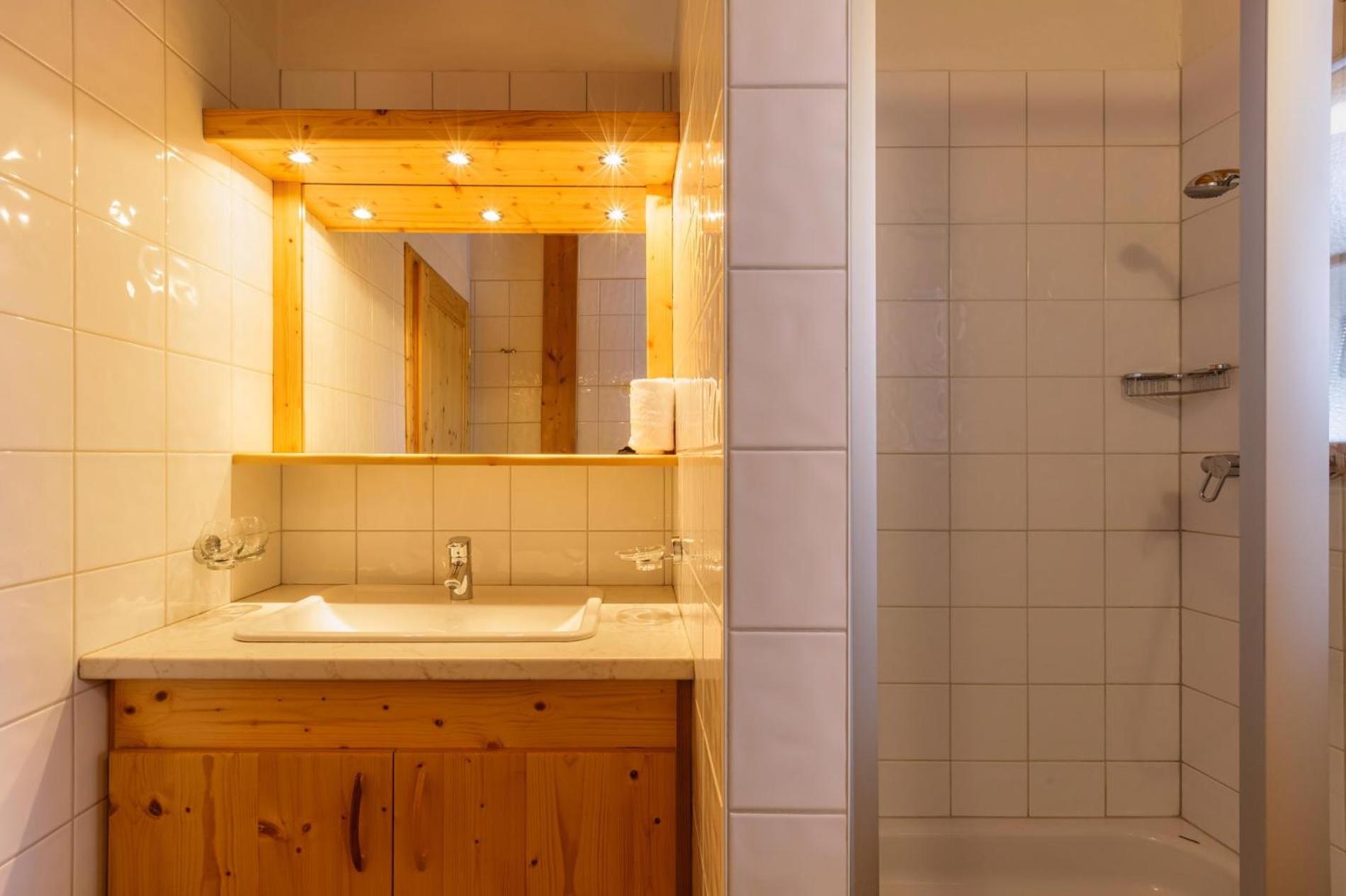 Chalet Coucou Luxury 10 pax Chalet with incredible views and garage