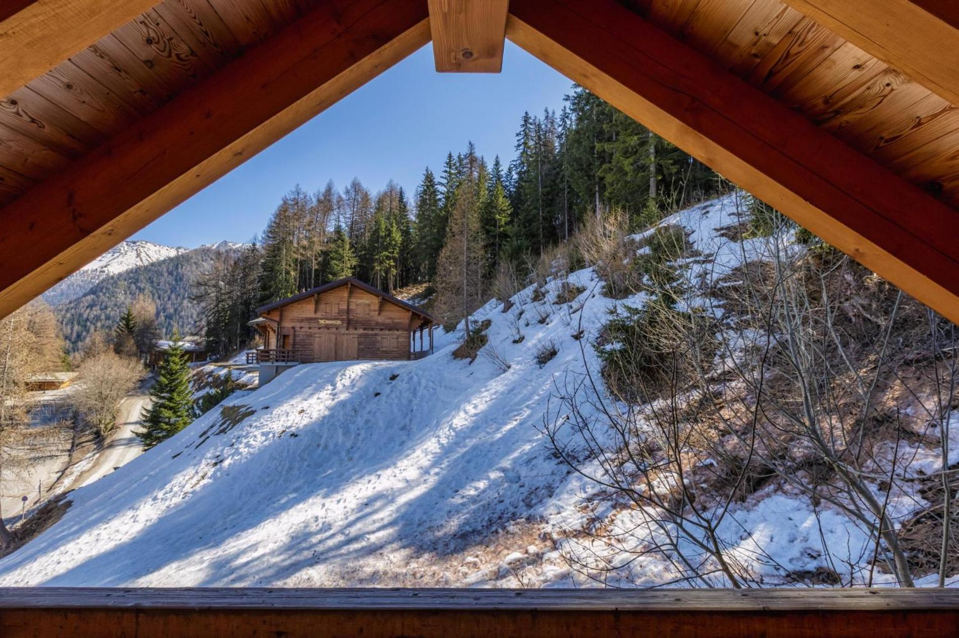 Chalet Coucou Luxury 10 pax Chalet with incredible views and garage