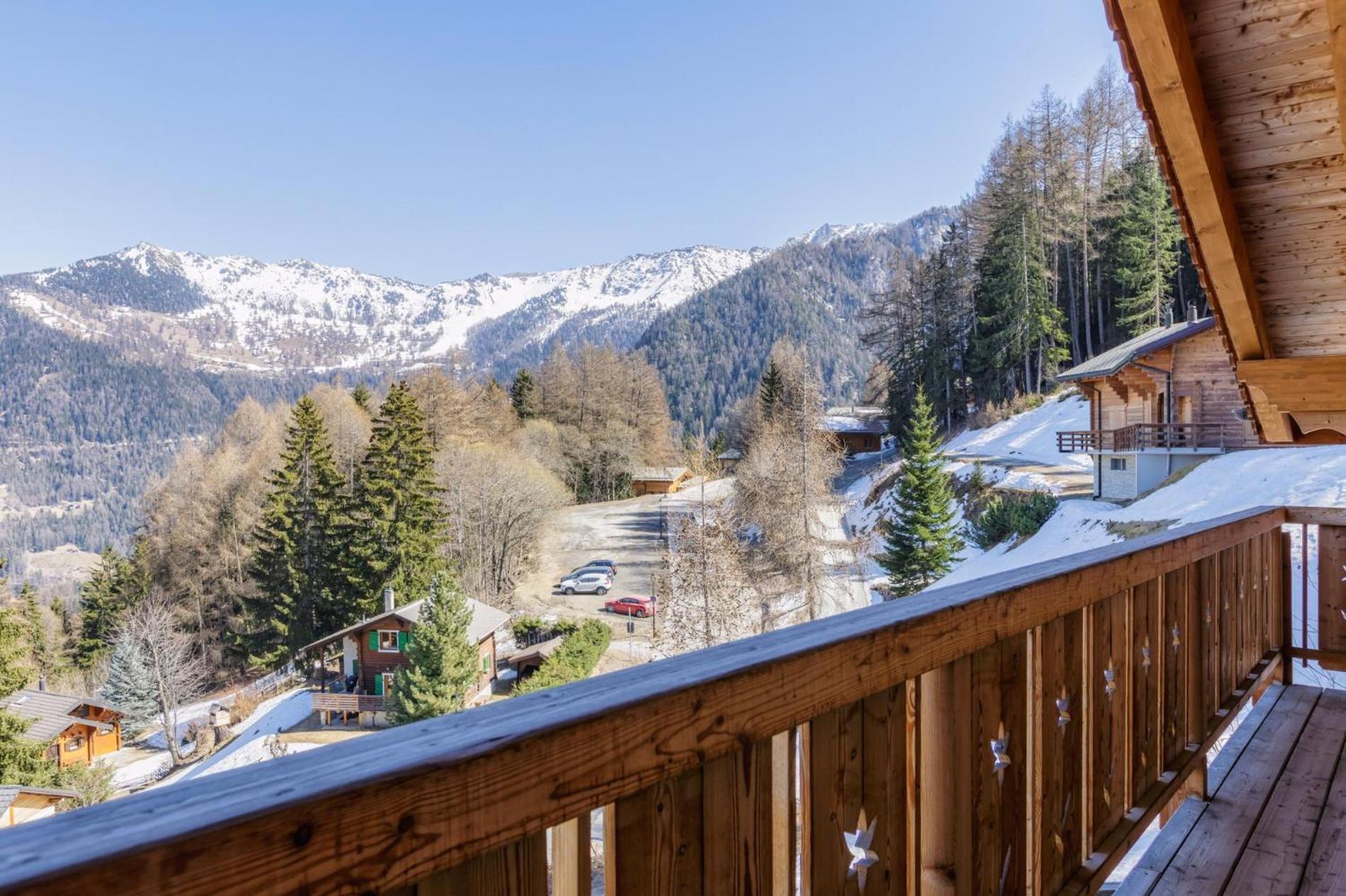 Chalet Coucou Luxury 10 pax Chalet with incredible views and garage
