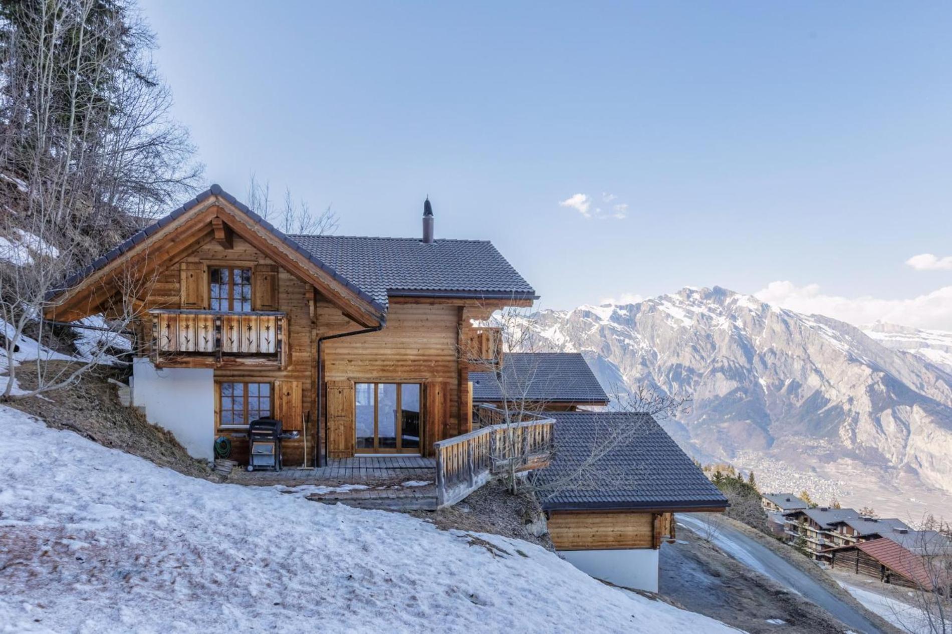 Chalet Coucou Luxury 10 pax Chalet with incredible views and garage