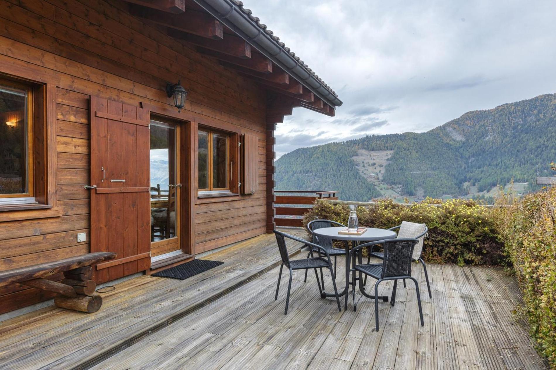 La Taniere - Cozy chalet with incredible views and parking