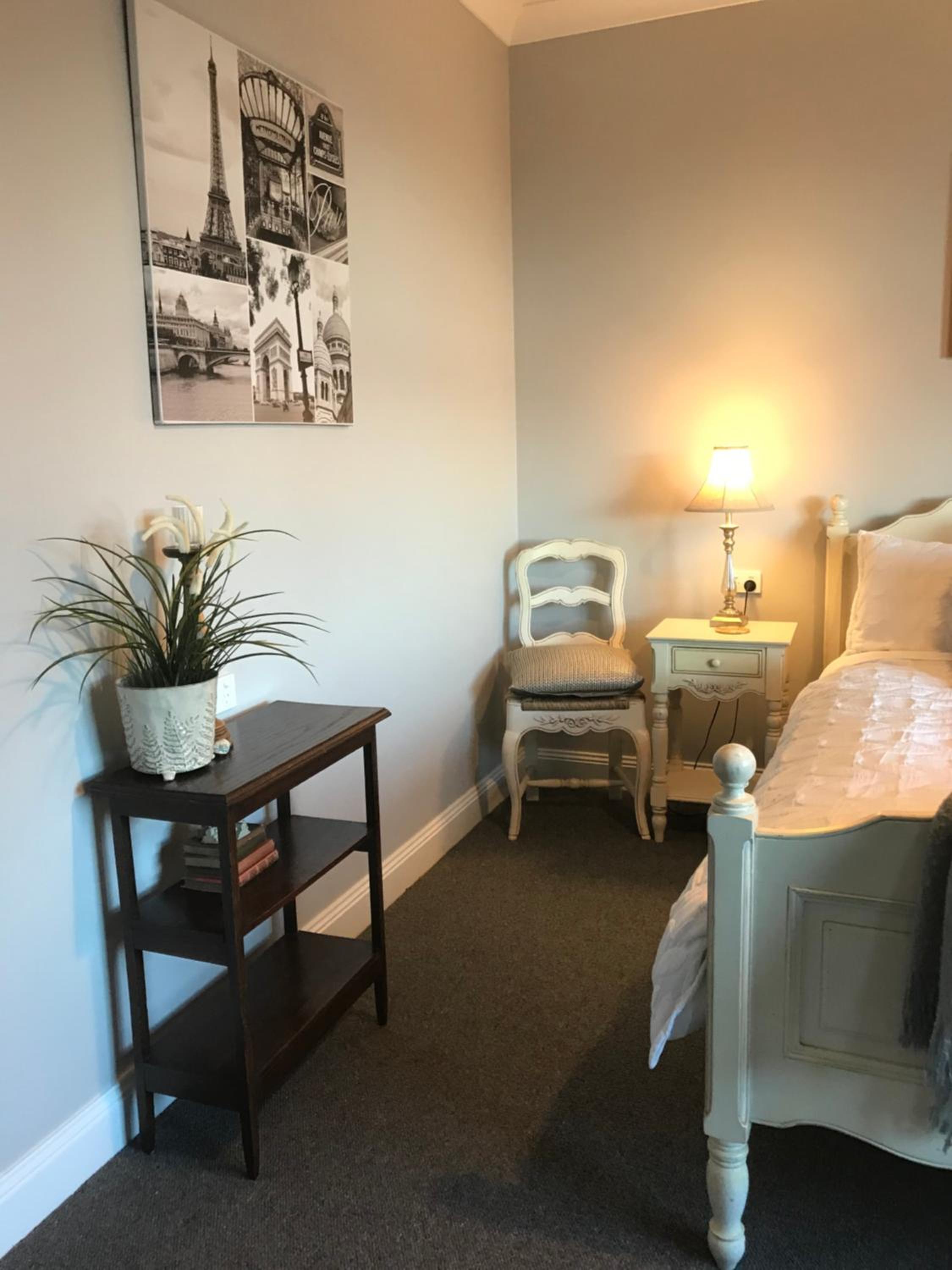 Number 10 -Queen Room with b/fast