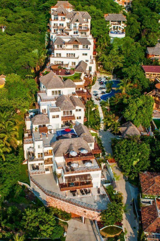 Hotel Tropical Oasis - Image 1