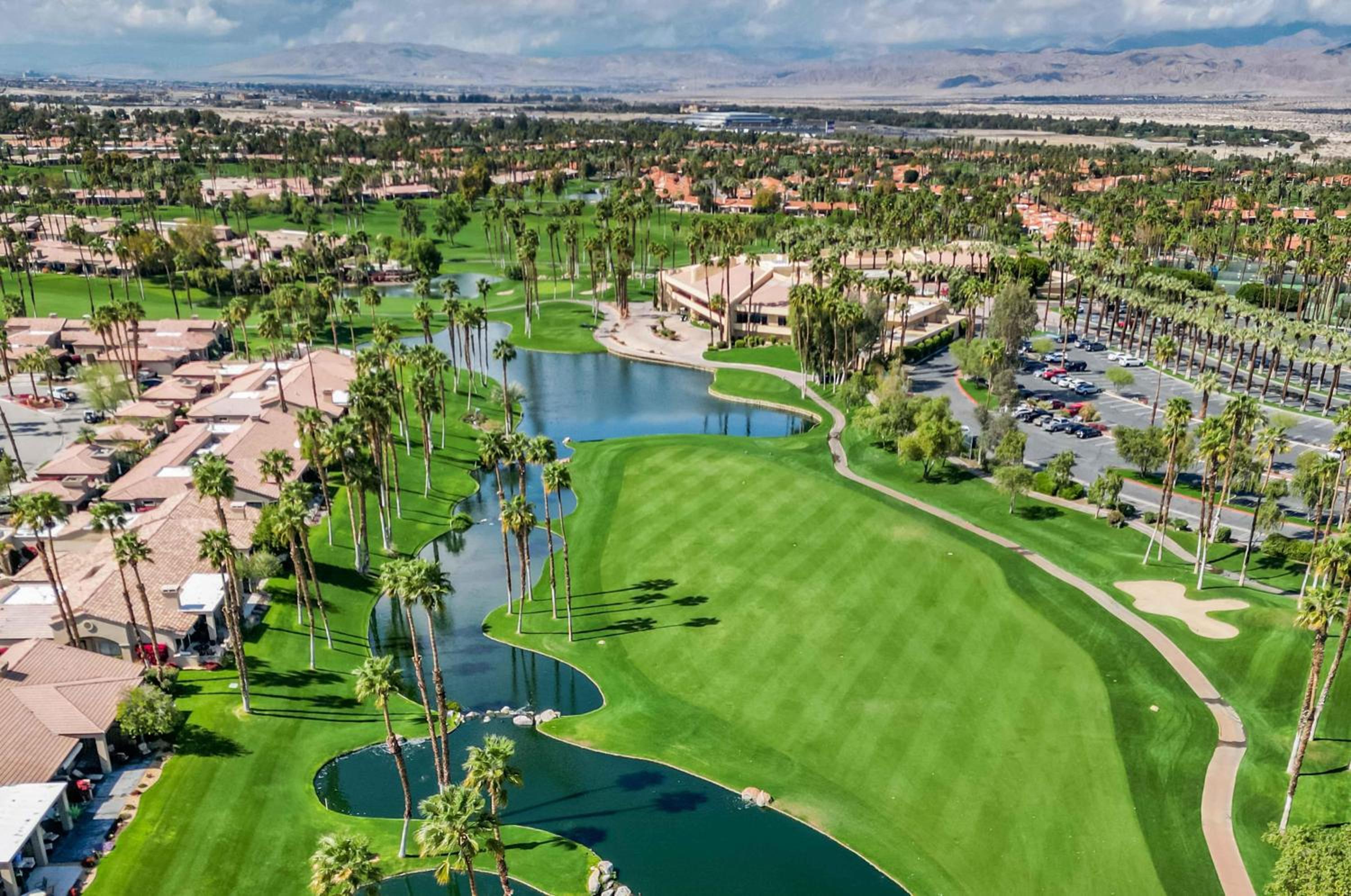 VS880 - Desert Hideaway - Meredith Lodging