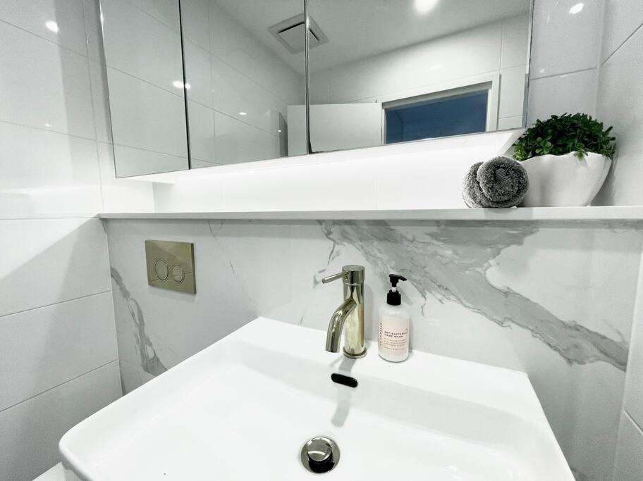SkyPark Oasis Retreat 2Br@ close to Olympicpark