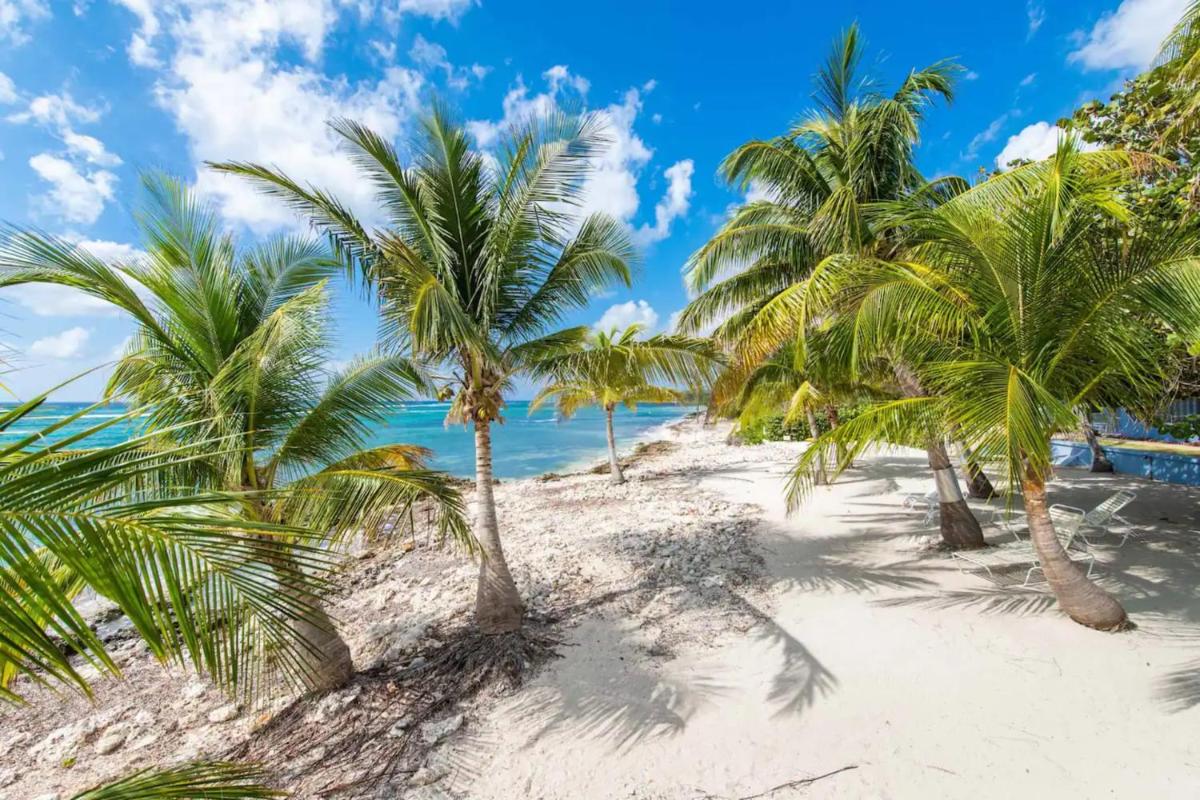 Beach Living at Moon Bay with SeaView