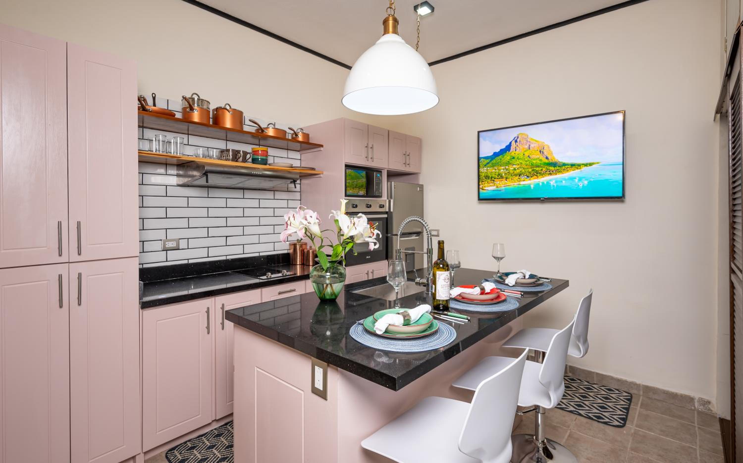 Tamarindo Gem: 1BR Apt in Heart!