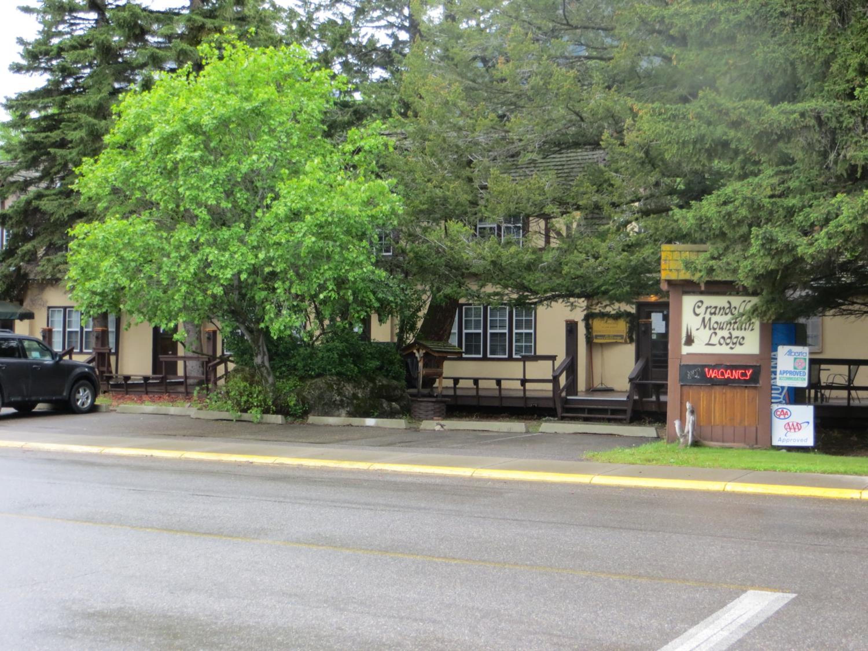 Crandell Mountain Lodge