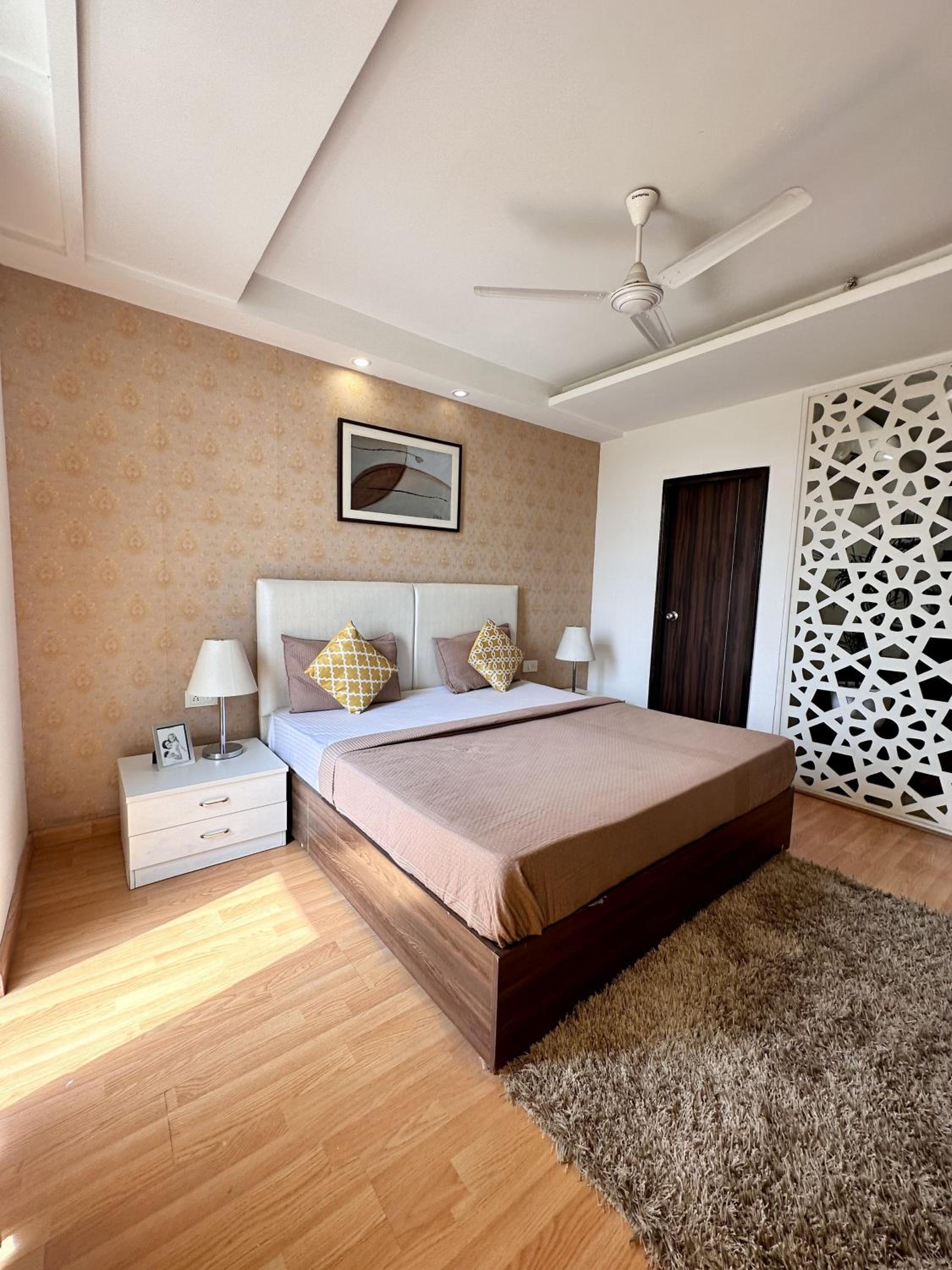 Gurgaon Vacations - Flamingo Hotel Sector 67 I Studio Rooms I Gurgaon - Property Image 3