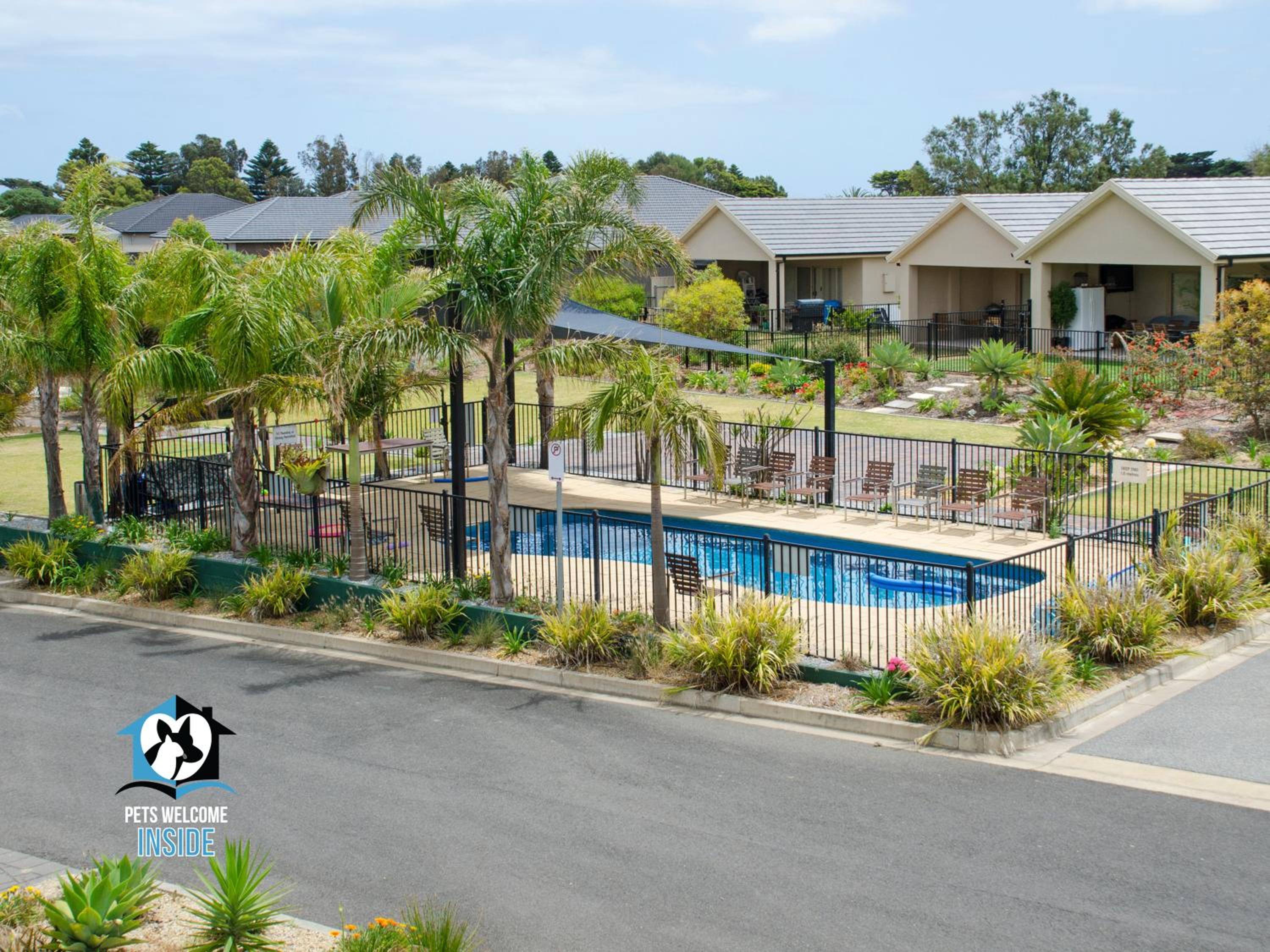 Contemporary Golf Course Frontage 3BR