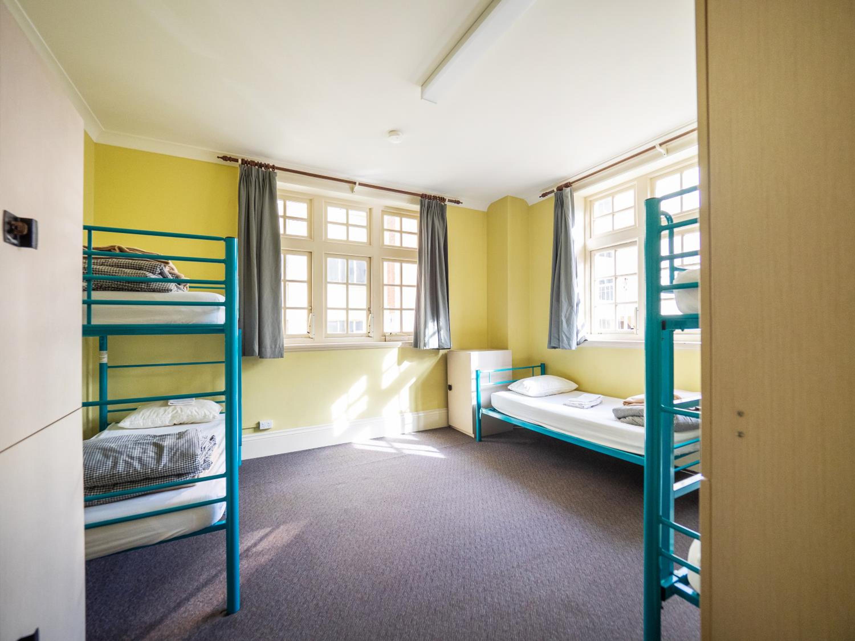 YHA Newcastle Beach