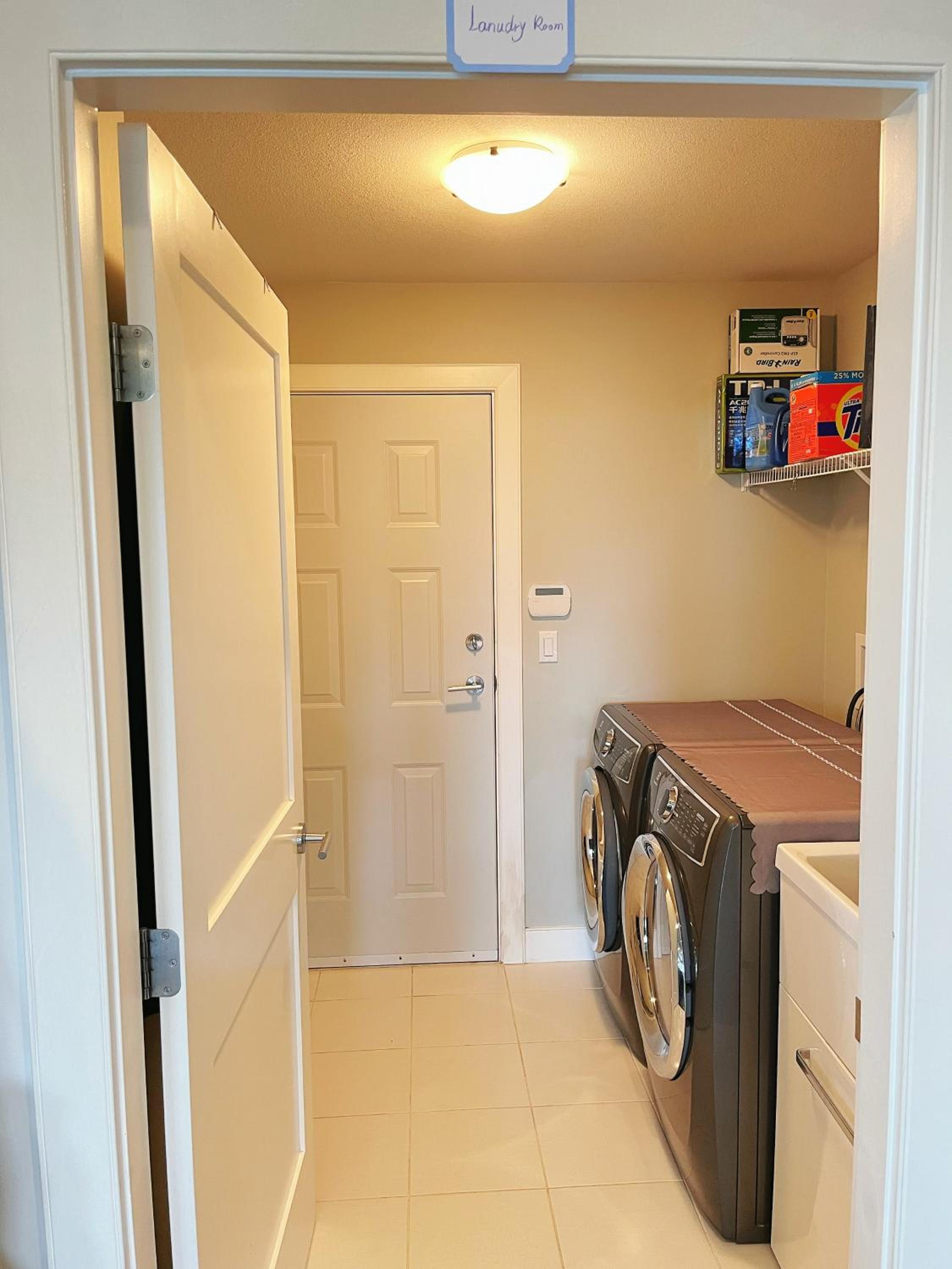 Emily's Nest 1 Bedroom Shared Bathroom Free Parking Self Check-in