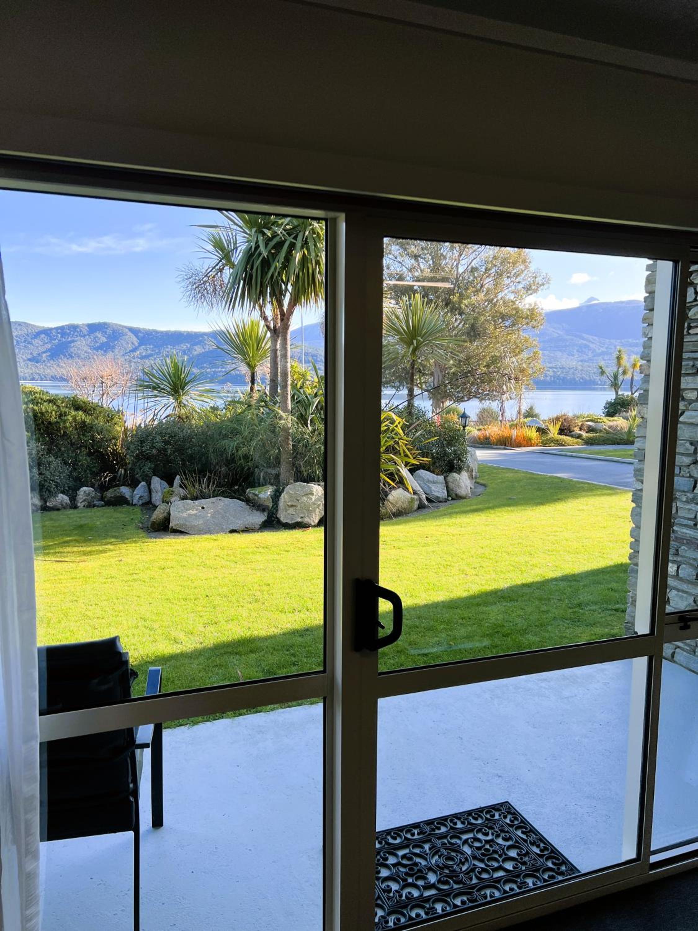 Fiordland Lakeview Motel and Apartments — photo 3