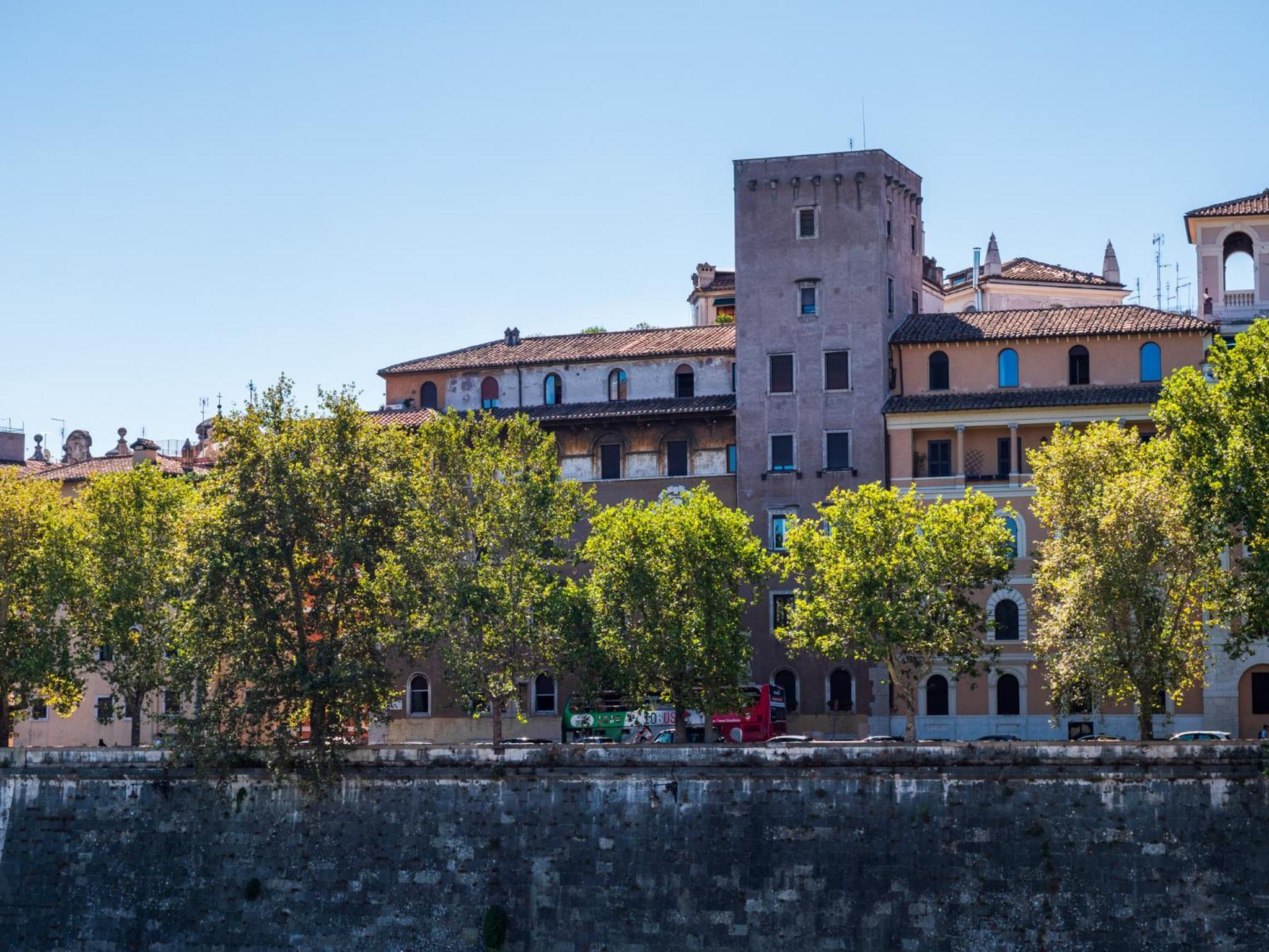 Alto Apartment