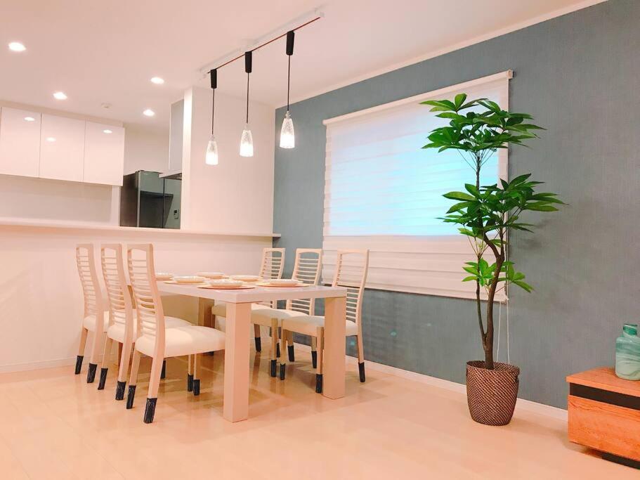 Spacious 120m2/4 Bedrooms/2 toilets/Free parking