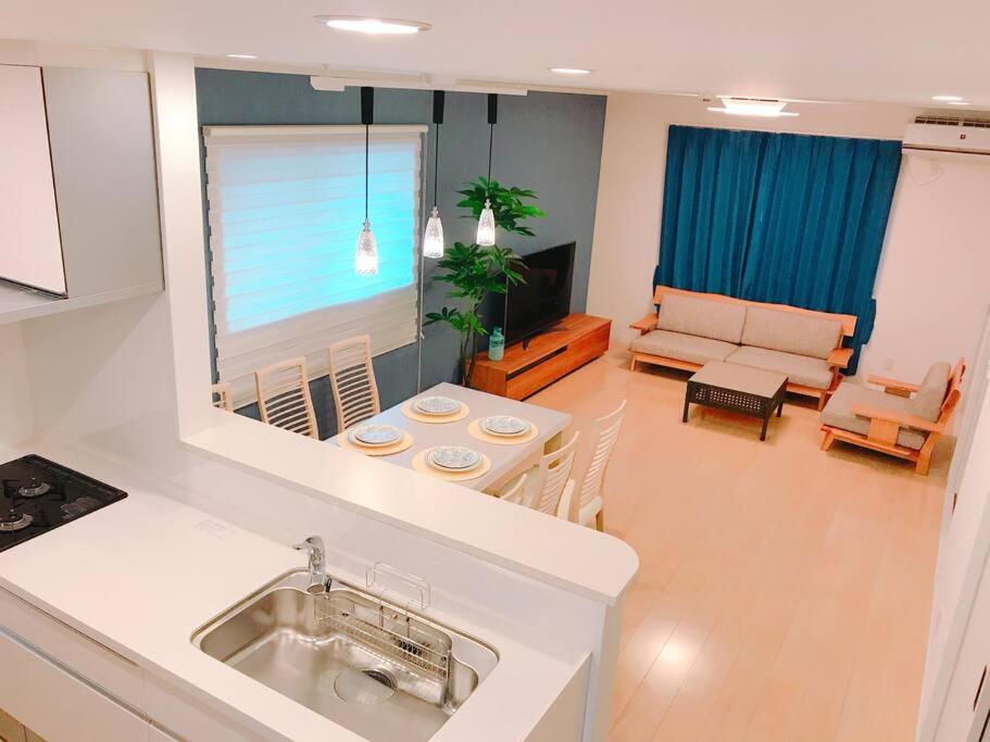 Spacious 120m2/4 Bedrooms/2 toilets/Free parking