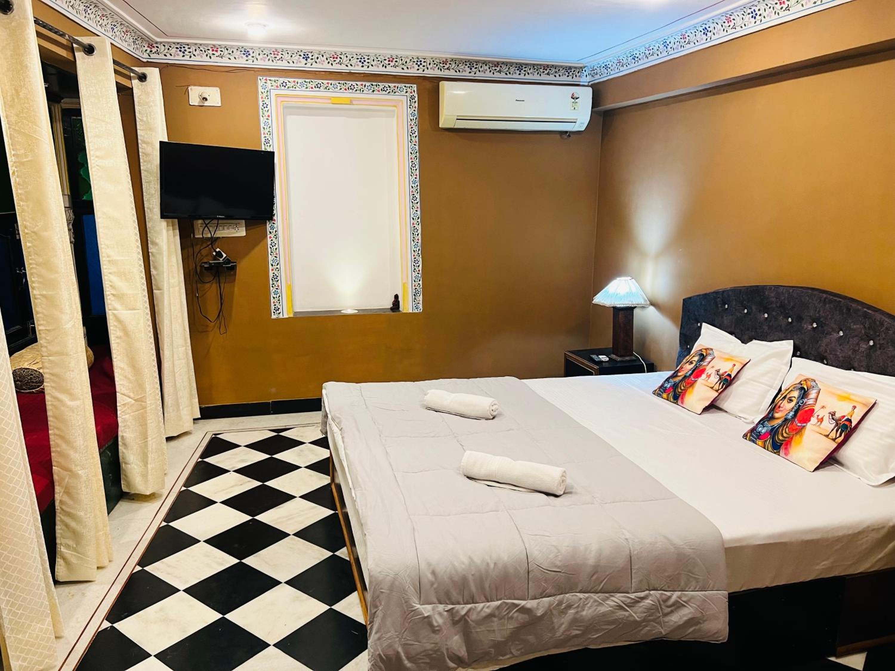 Mild Life Hostel Udaipur