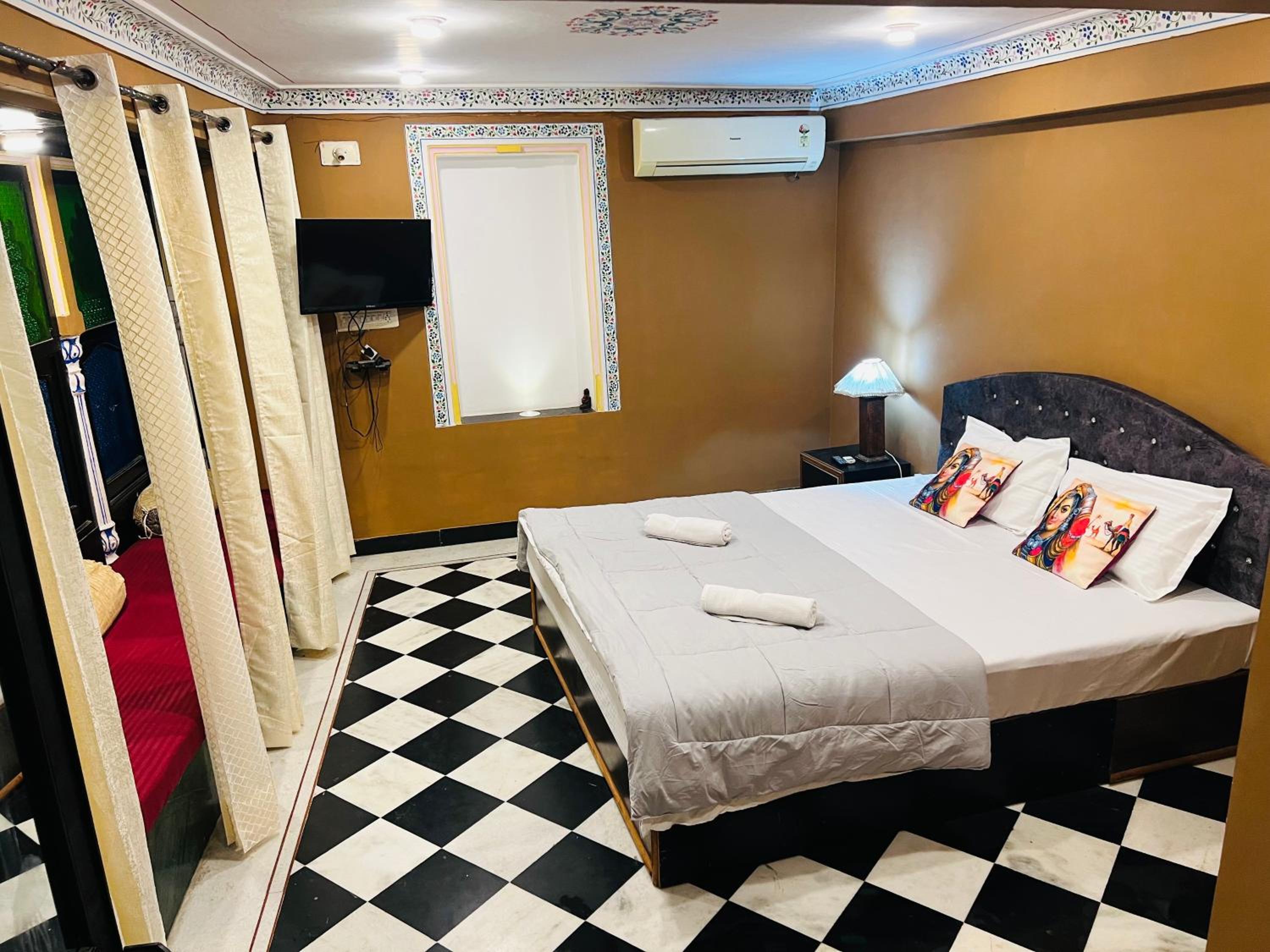 Mild Life Hostel Udaipur