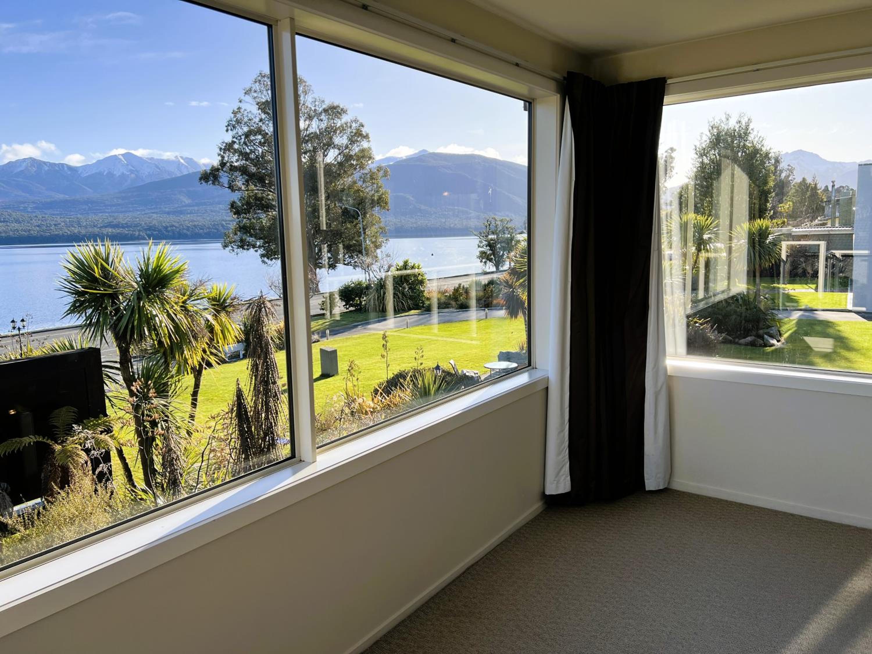 Fiordland Lakeview Motel and Apartments — photo 92