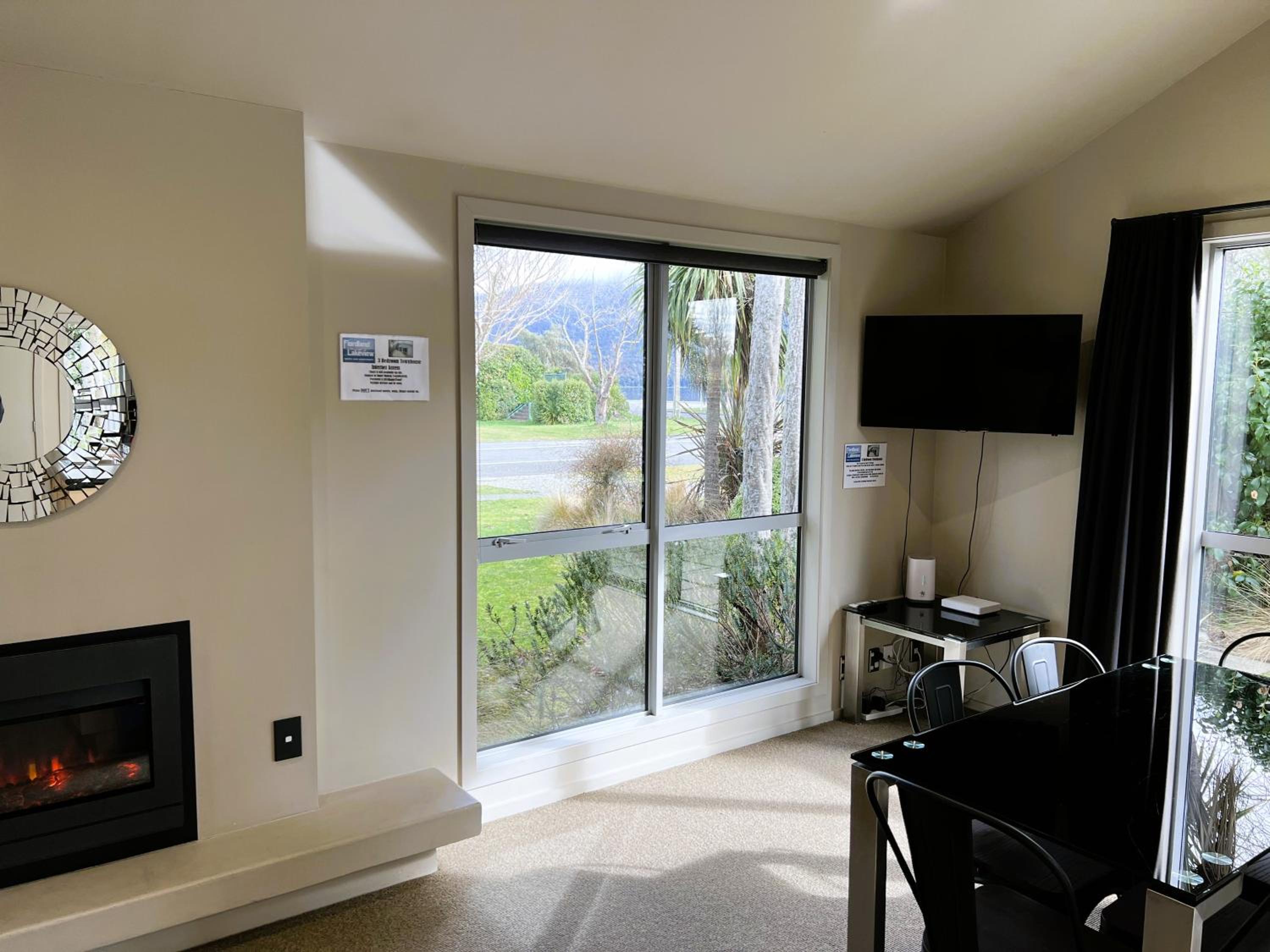 Fiordland Lakeview Motel and Apartments — photo 31