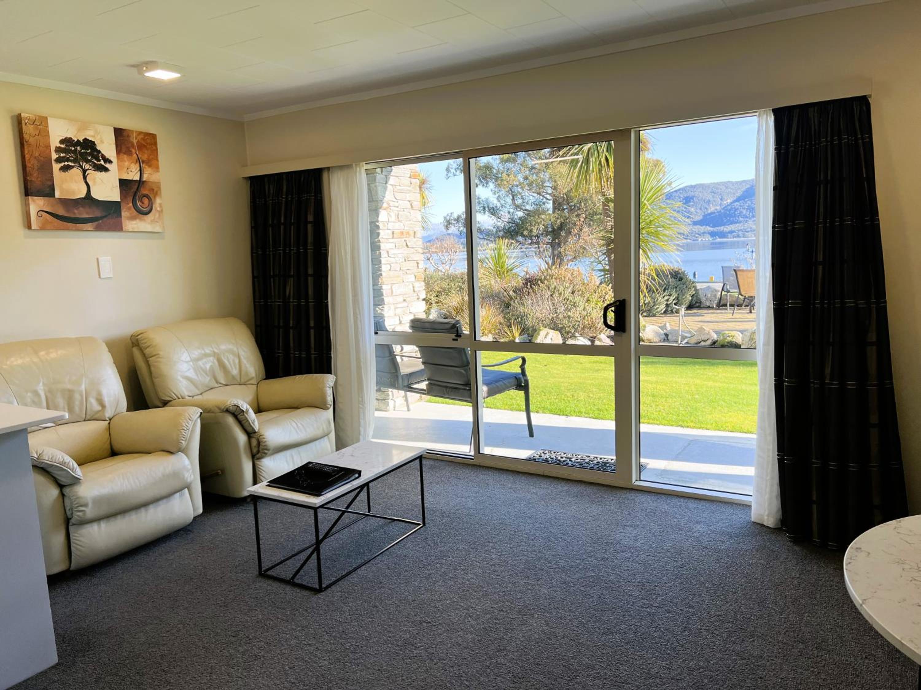 Fiordland Lakeview Motel and Apartments — photo 54
