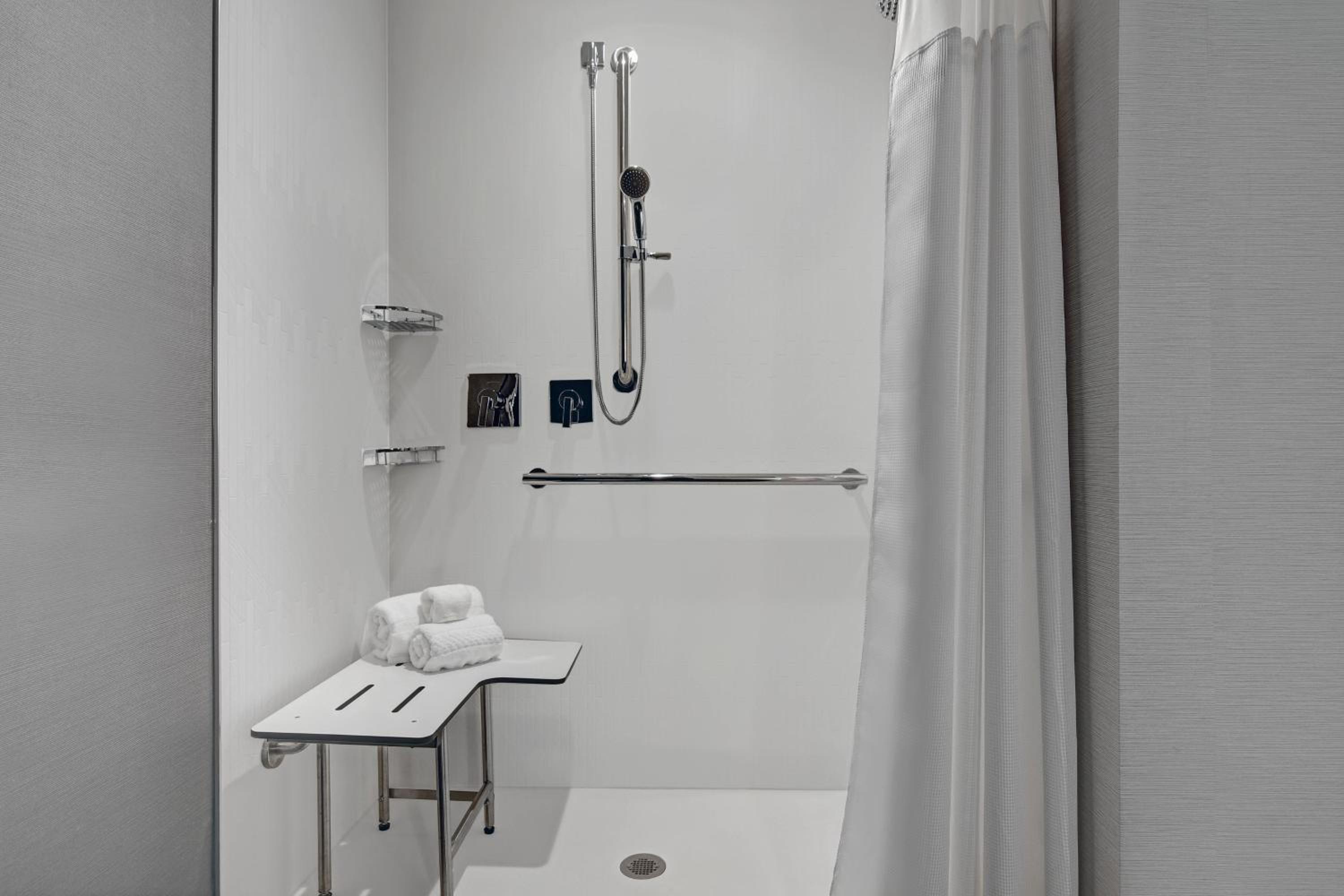 New York City Vacations - Courtyard by Marriott Manhattan Aggieville - Property Image 16