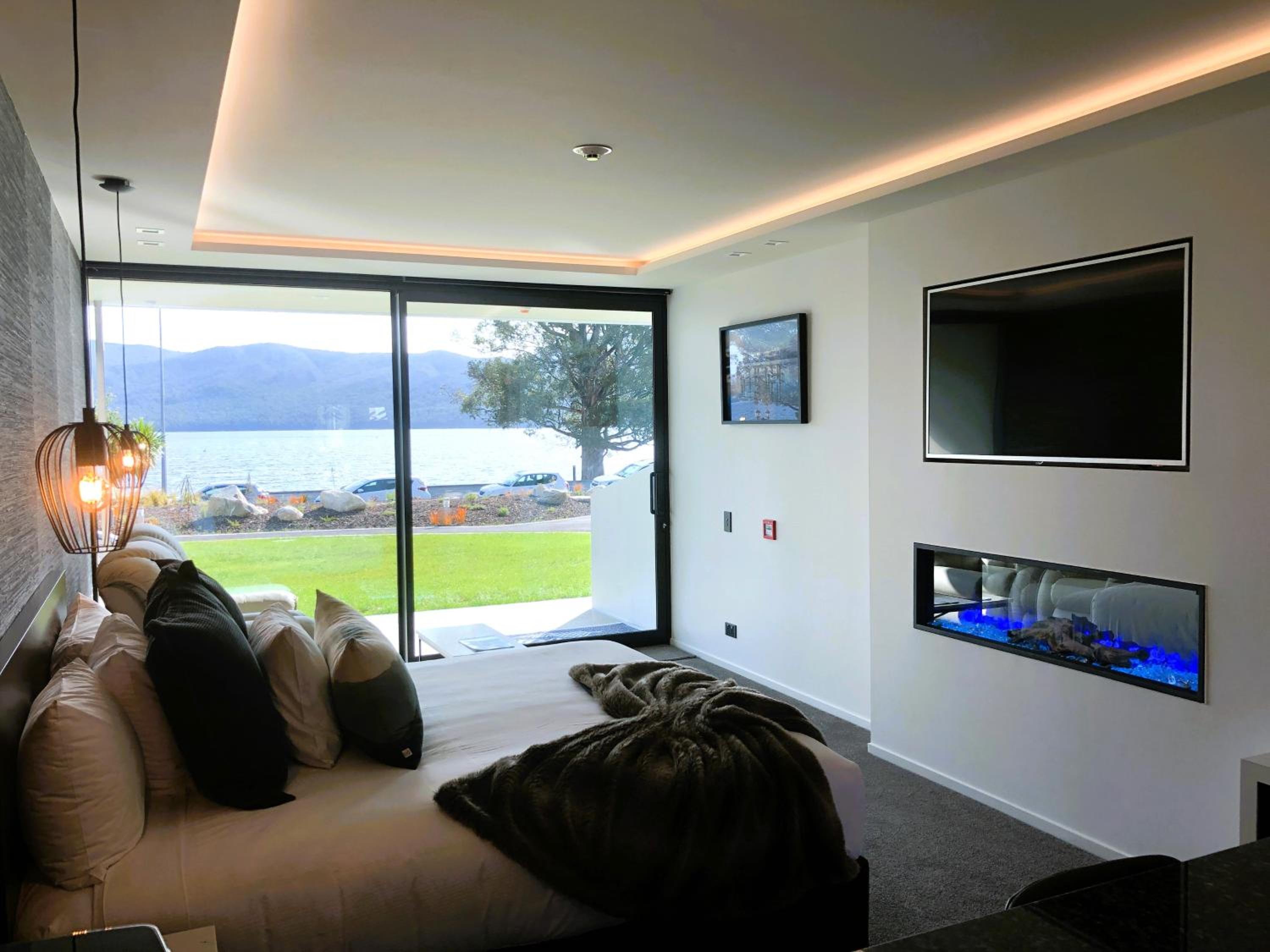 Fiordland Lakeview Motel and Apartments — photo 80