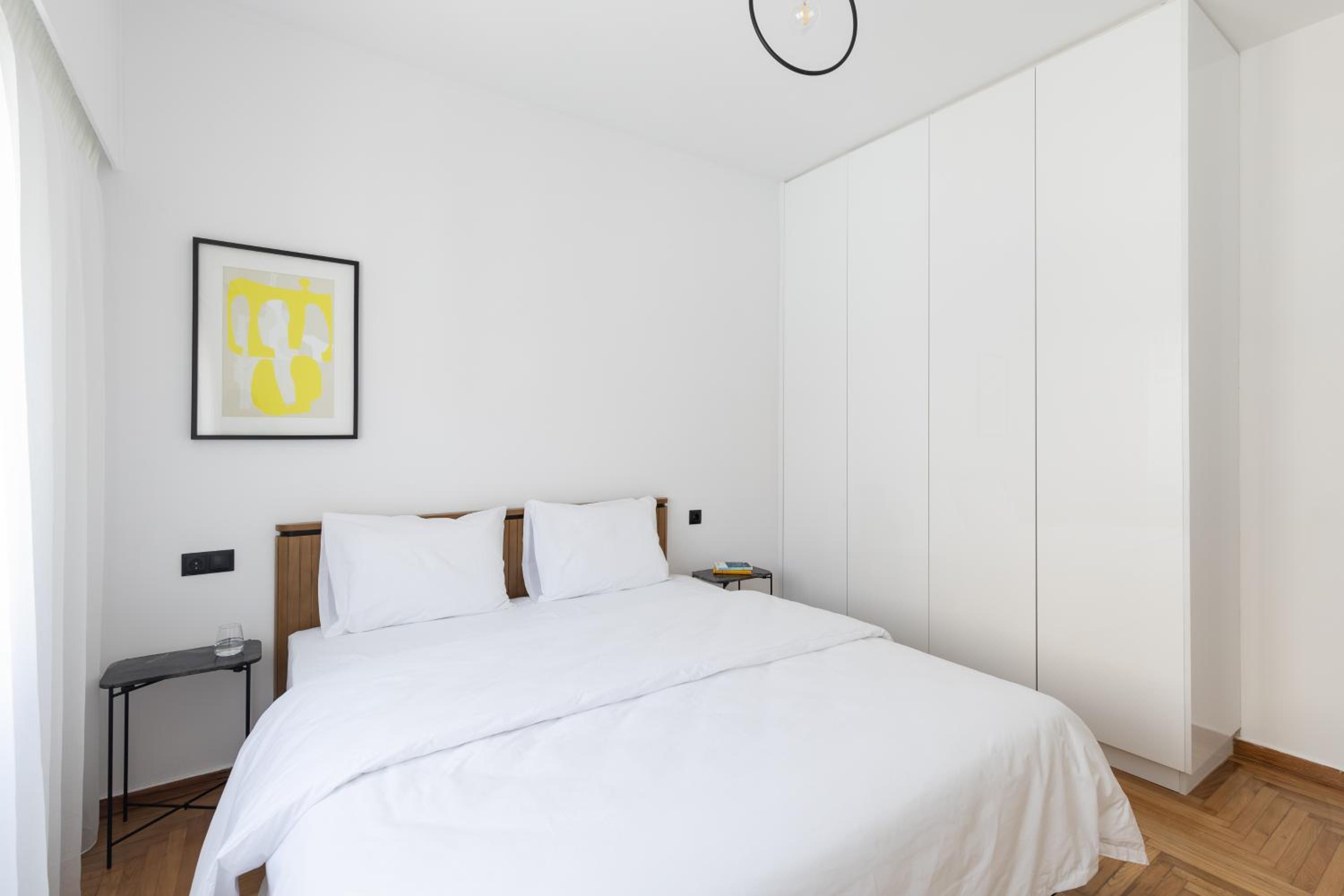 Elliot Neapoli, Athens
