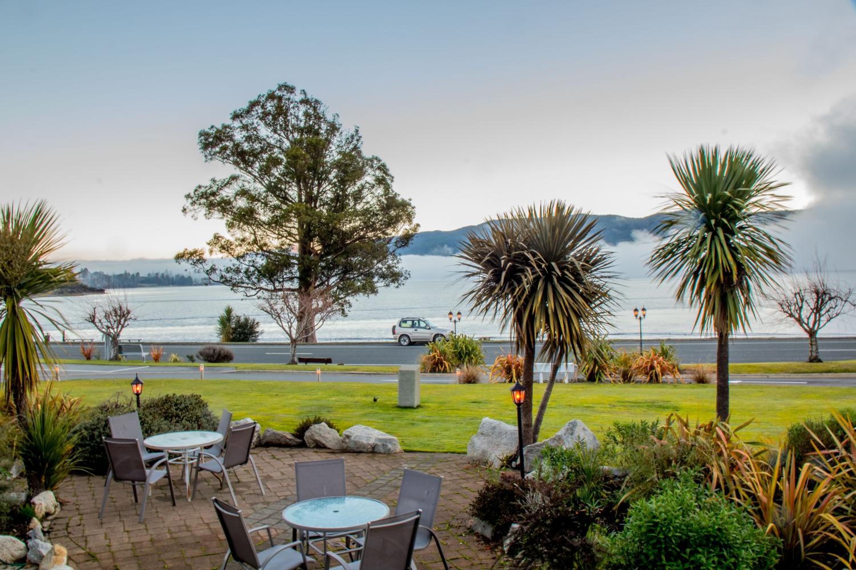 Fiordland Lakeview Motel and Apartments — photo 72