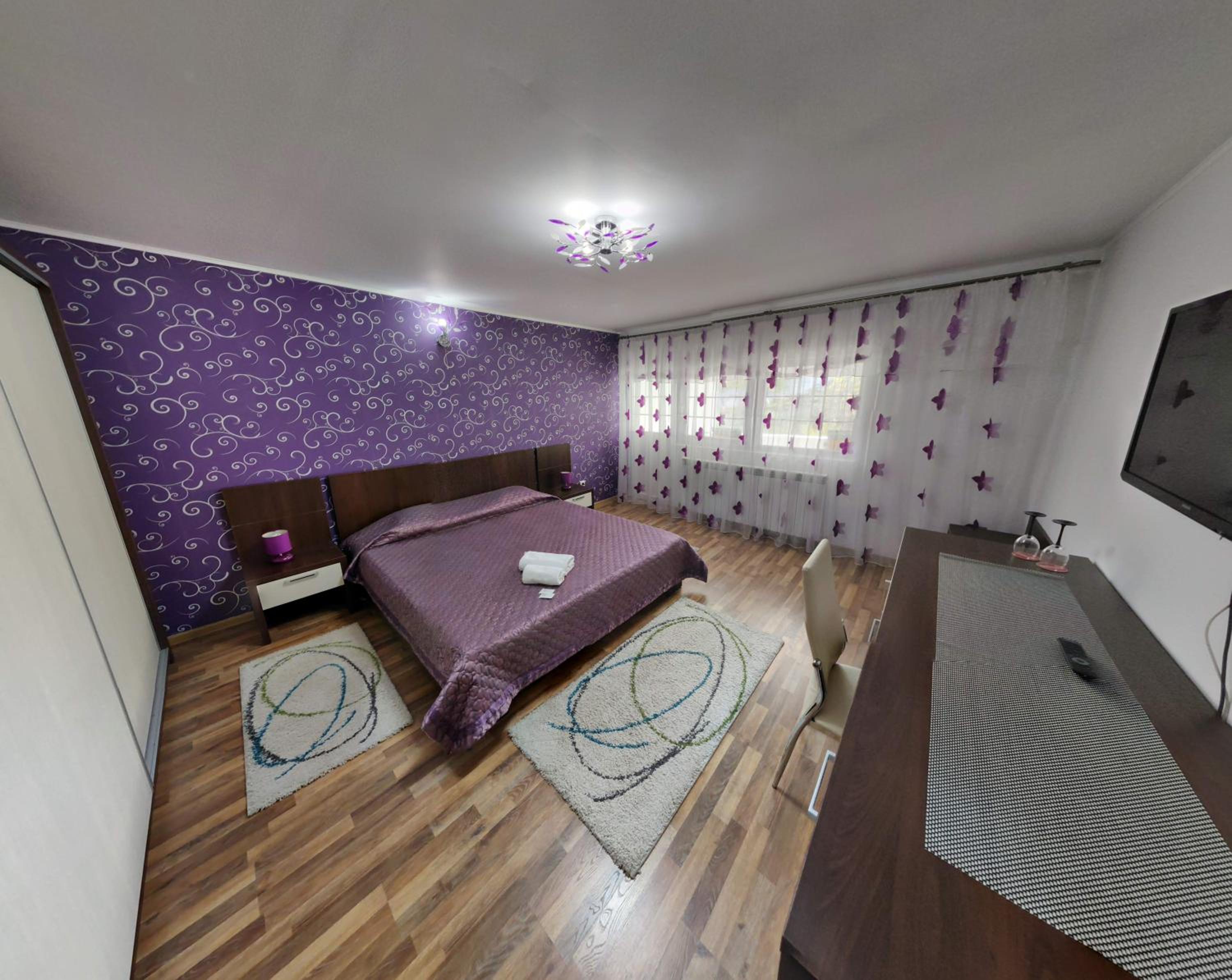 Casa 1 Mai, Parcare in curte view 5