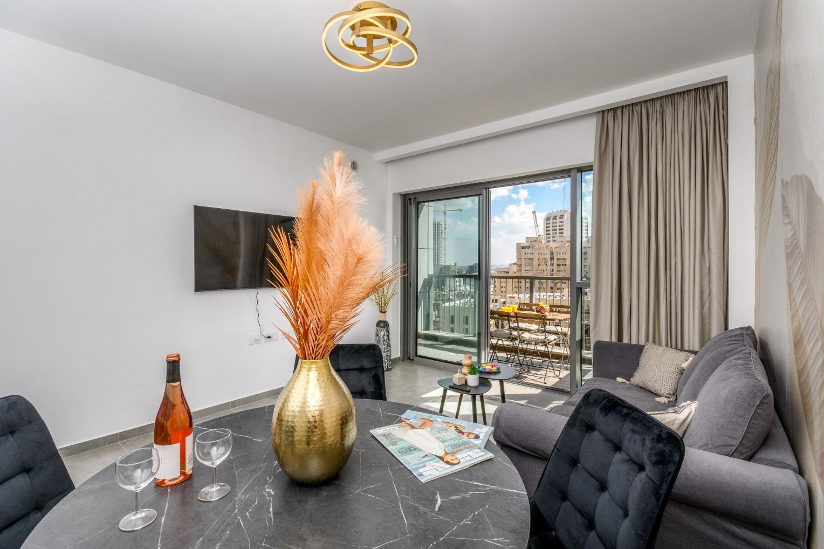 savyon View-Sunny 1BDR & balcony sea-u jerusalem view 3