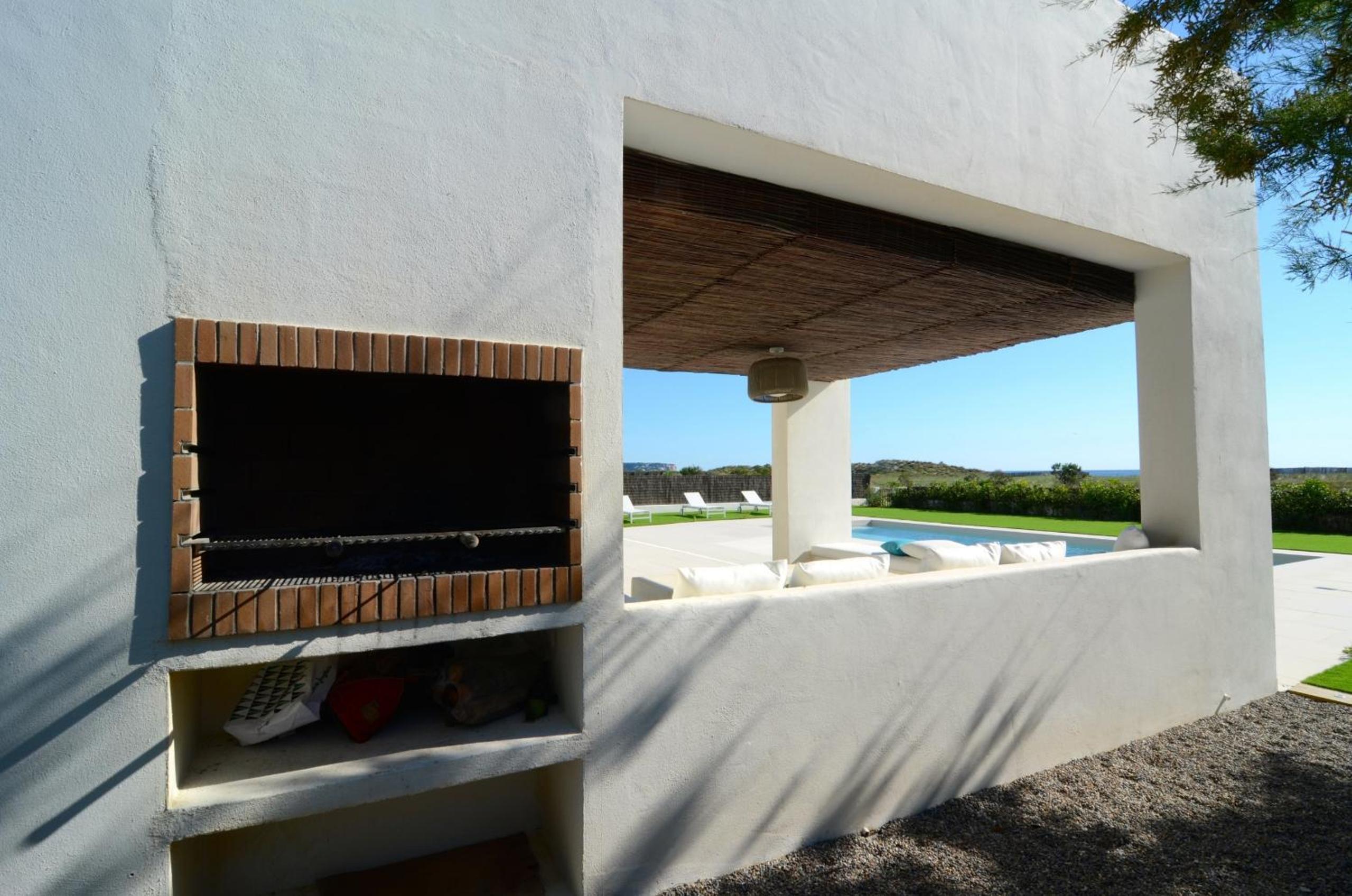 VILLA PINELL