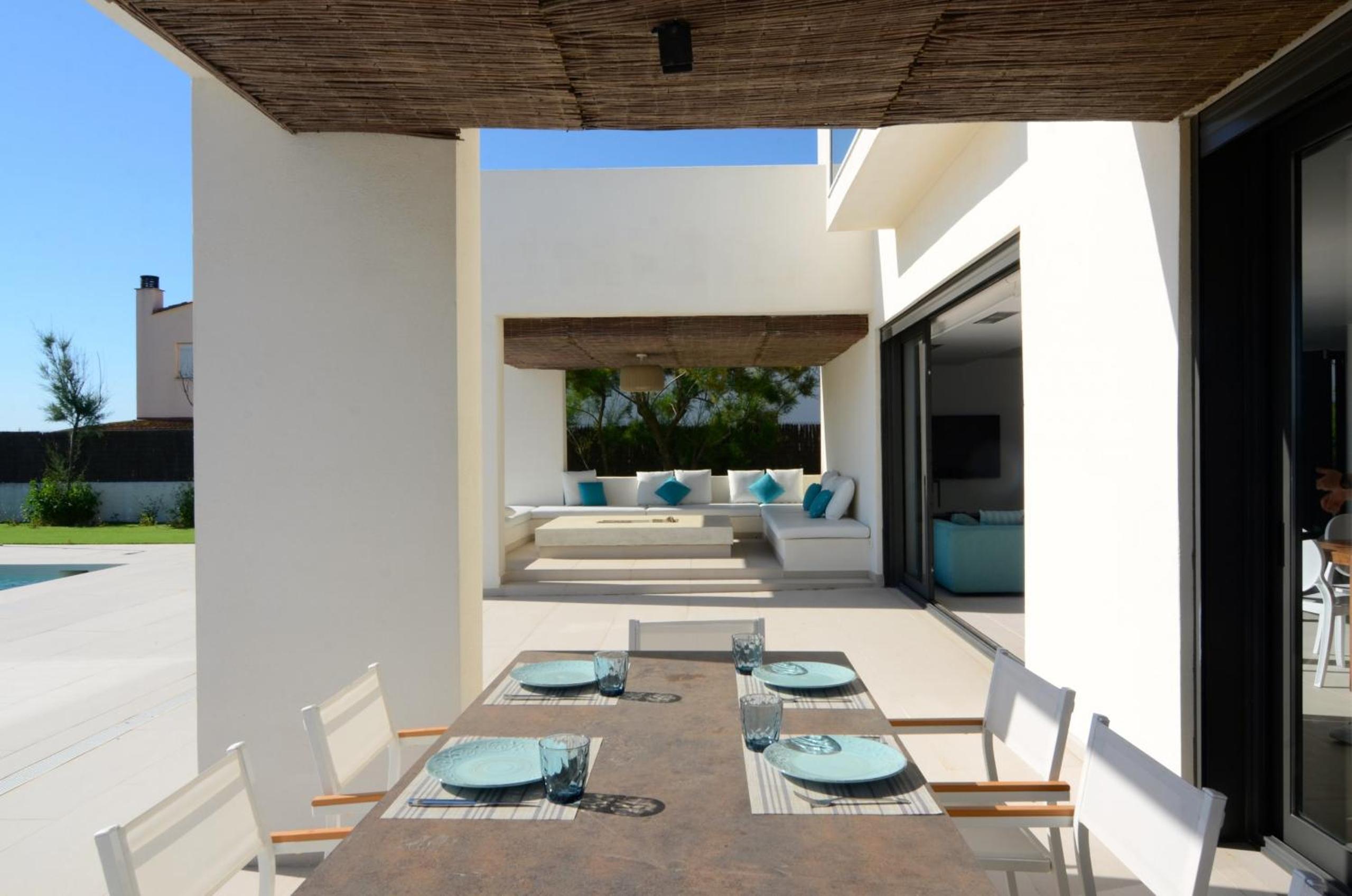 VILLA PINELL