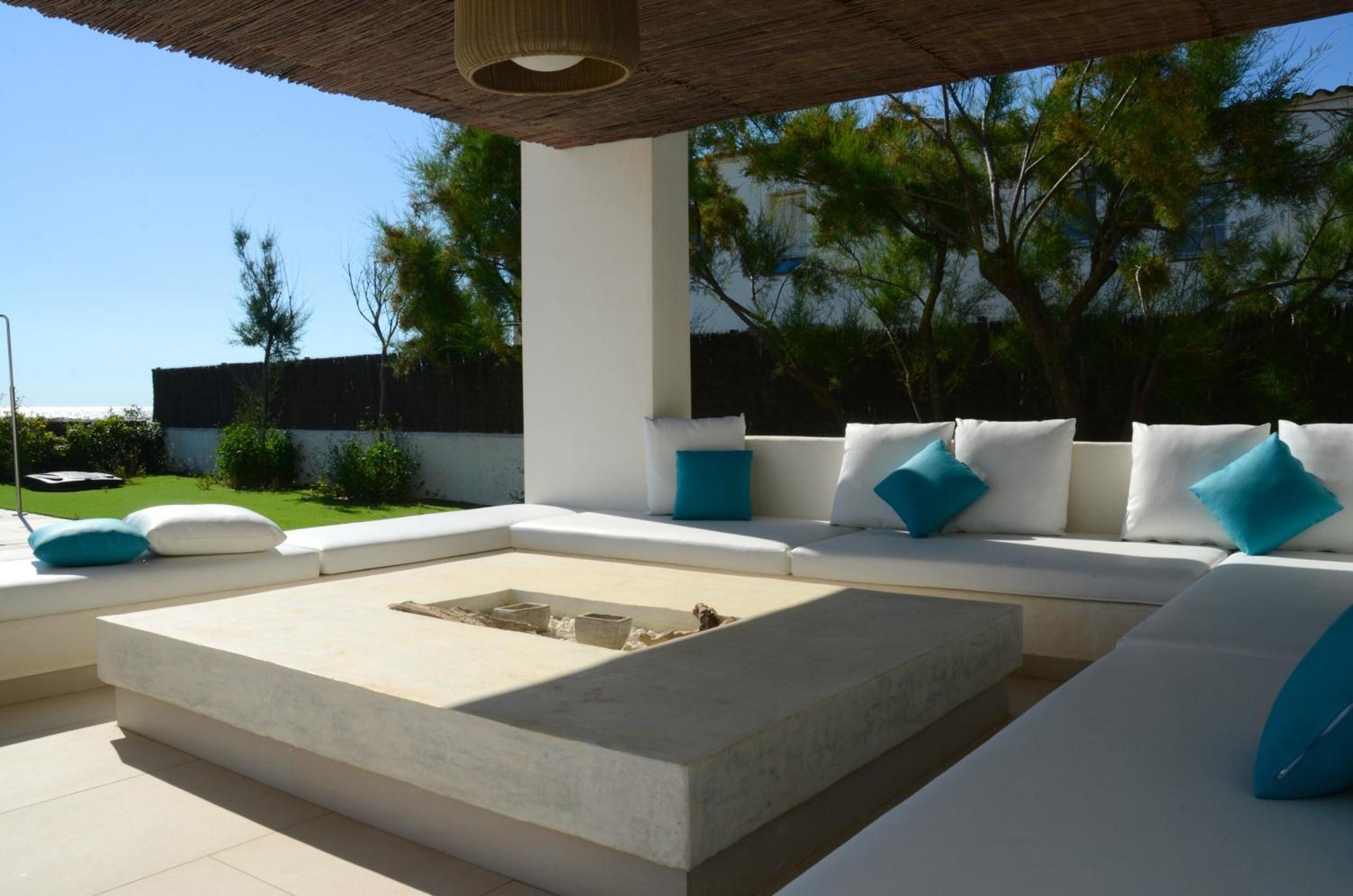 VILLA PINELL