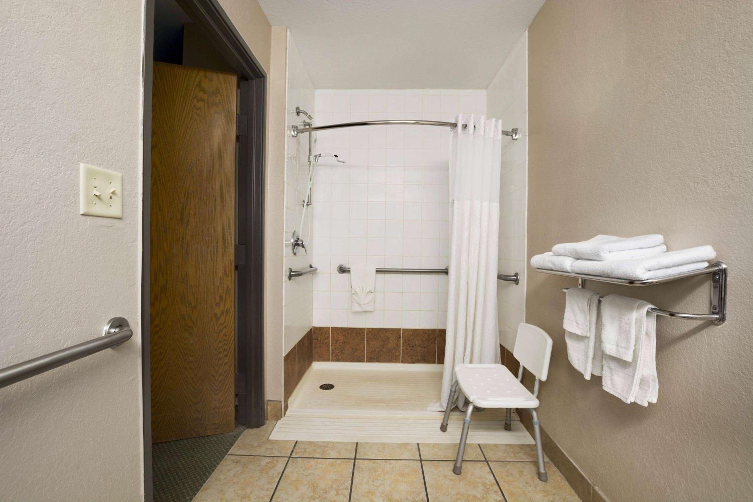 Childress Vacations - Super 8 by Wyndham Childress - Property Image 24