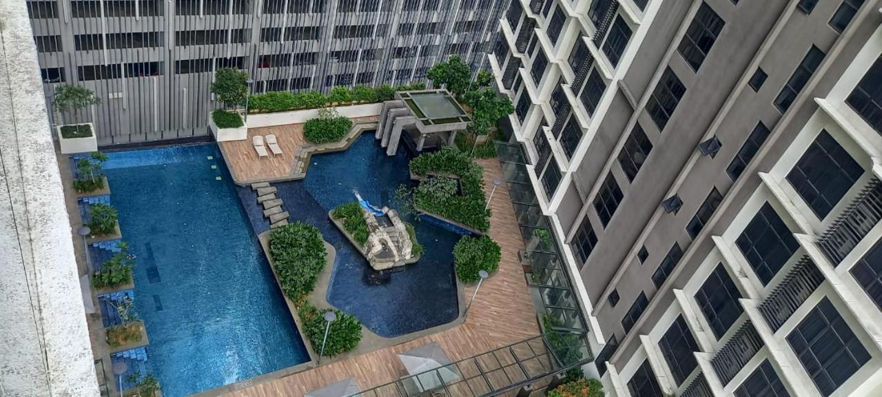 Perfect Apartment with Bathtub and Jacuzzi at 188 Suites