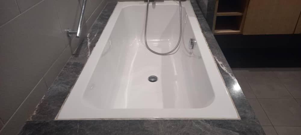Perfect Apartment with Bathtub and Jacuzzi at 188 Suites
