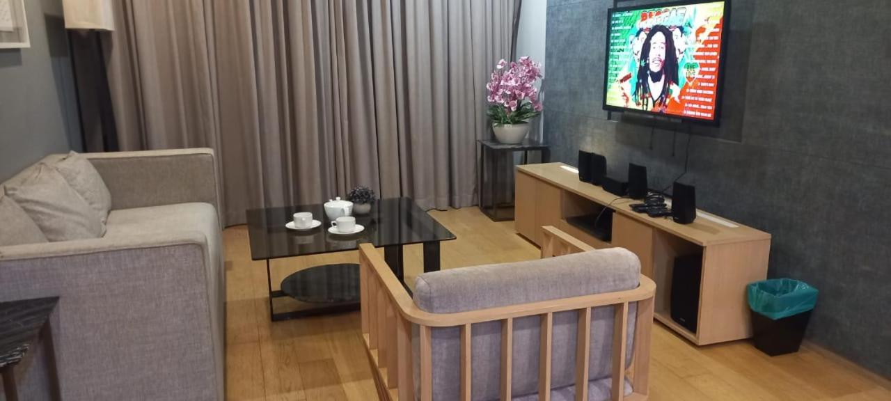Perfect Apartment with Bathtub and Jacuzzi at 188 Suites