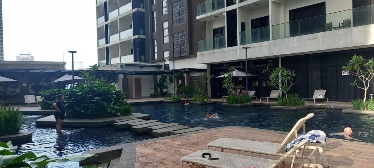 Perfect Apartment with Bathtub and Jacuzzi at 188 Suites