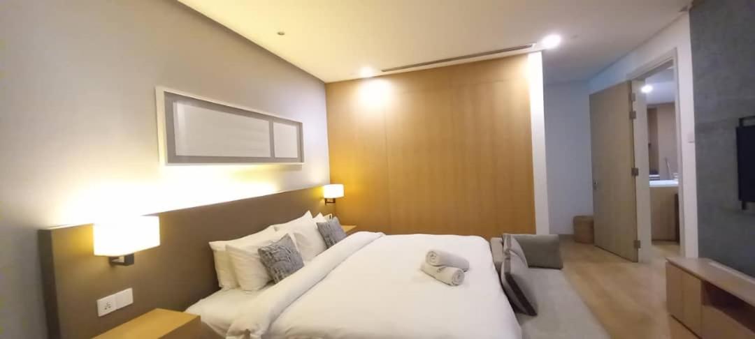 Perfect Apartment with Bathtub and Jacuzzi at 188 Suites