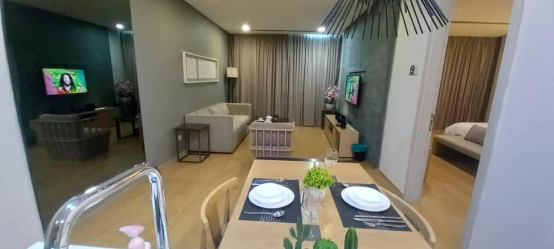 Perfect Apartment with Bathtub and Jacuzzi at 188 Suites