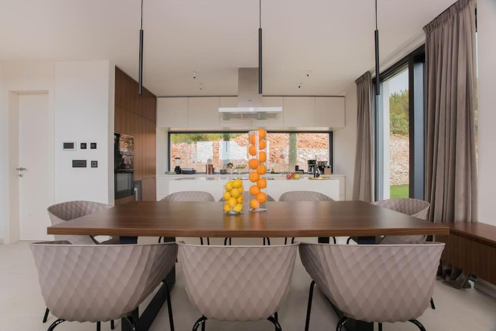Villa Maris - Luxury Villa with Pool view 2